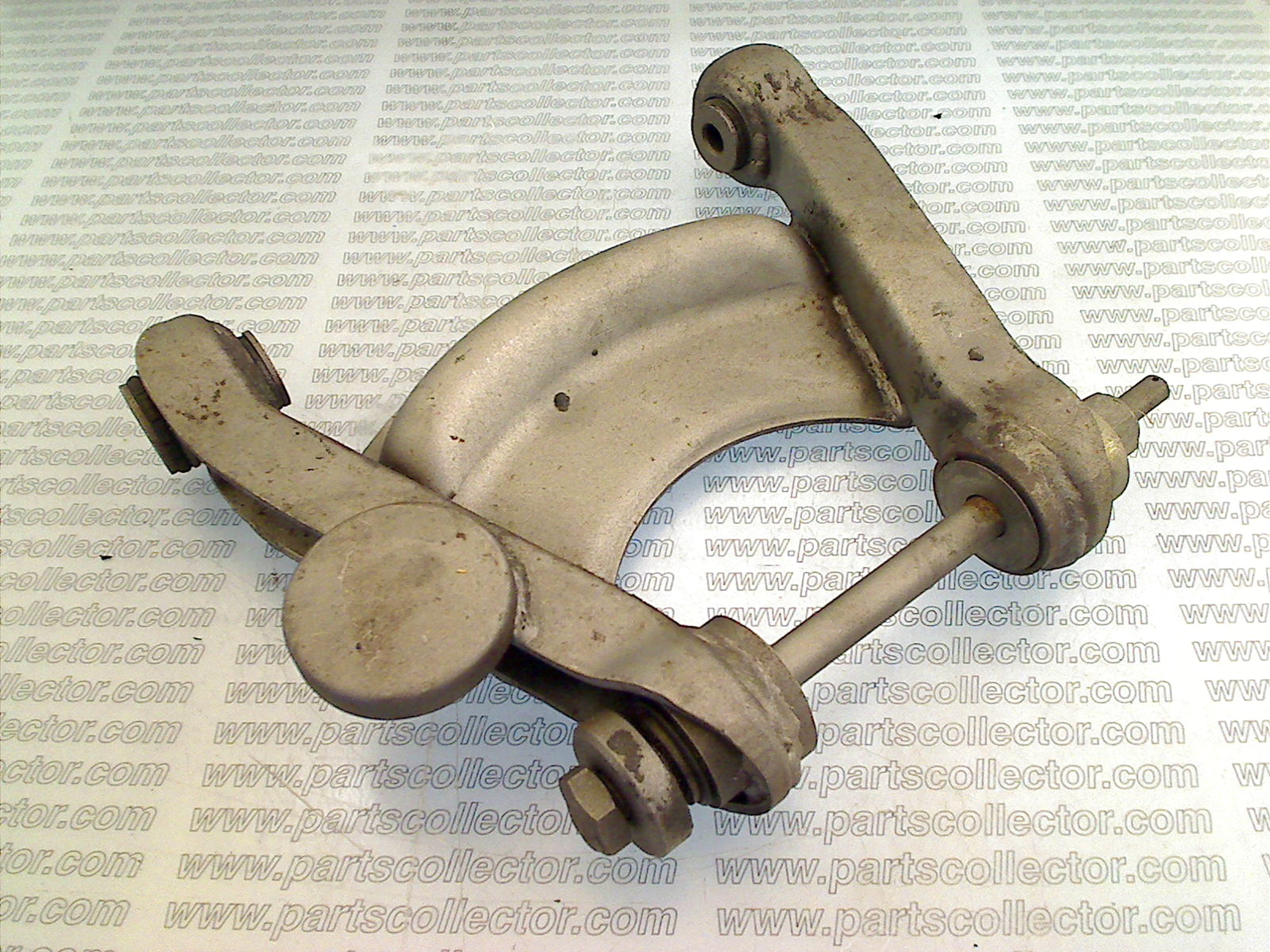 REAR LH UPPER LEVER