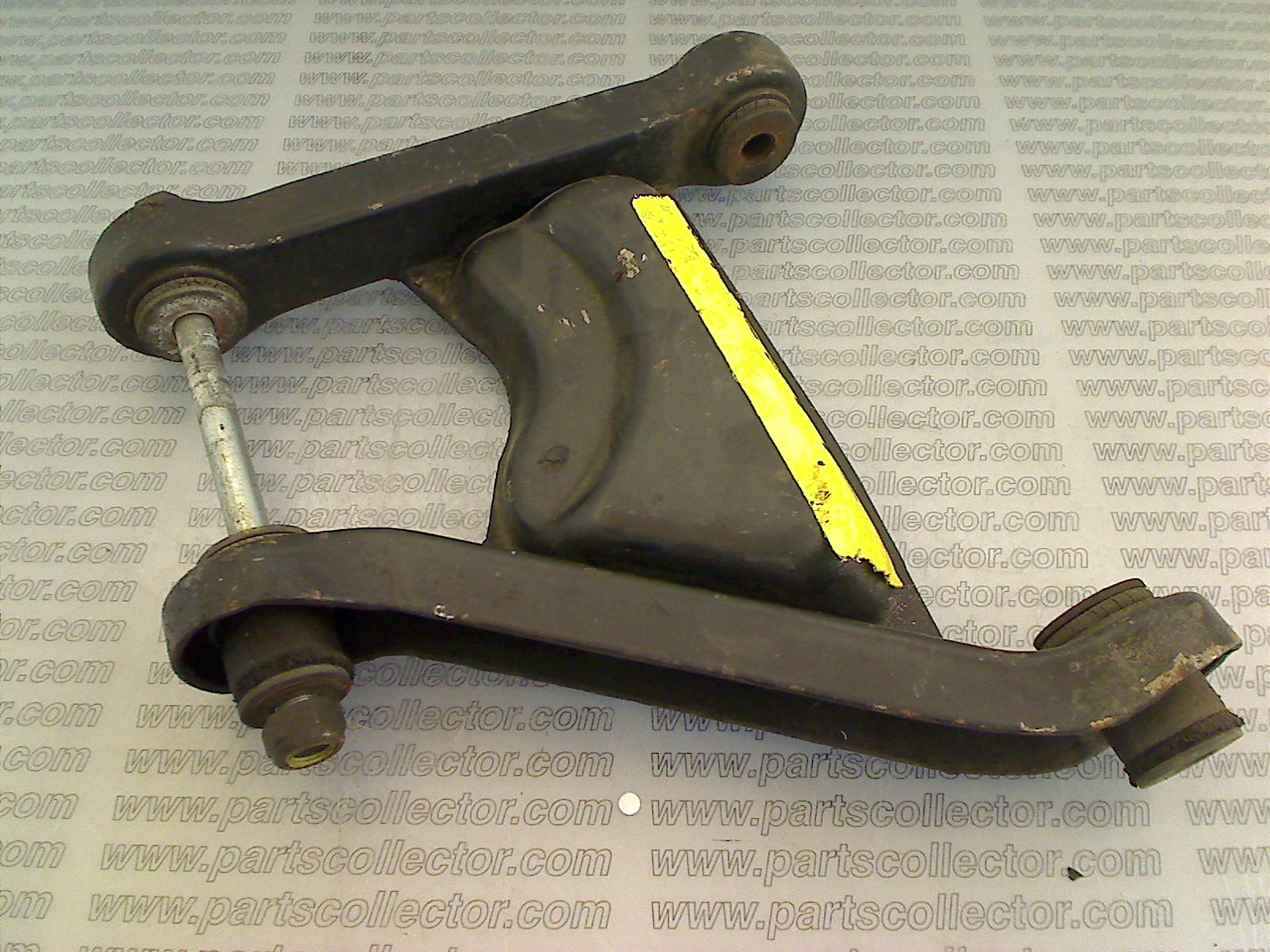 LH REAR UPPER LEVER