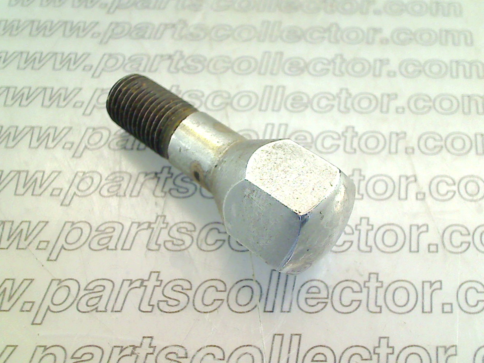 WHEEL STUD