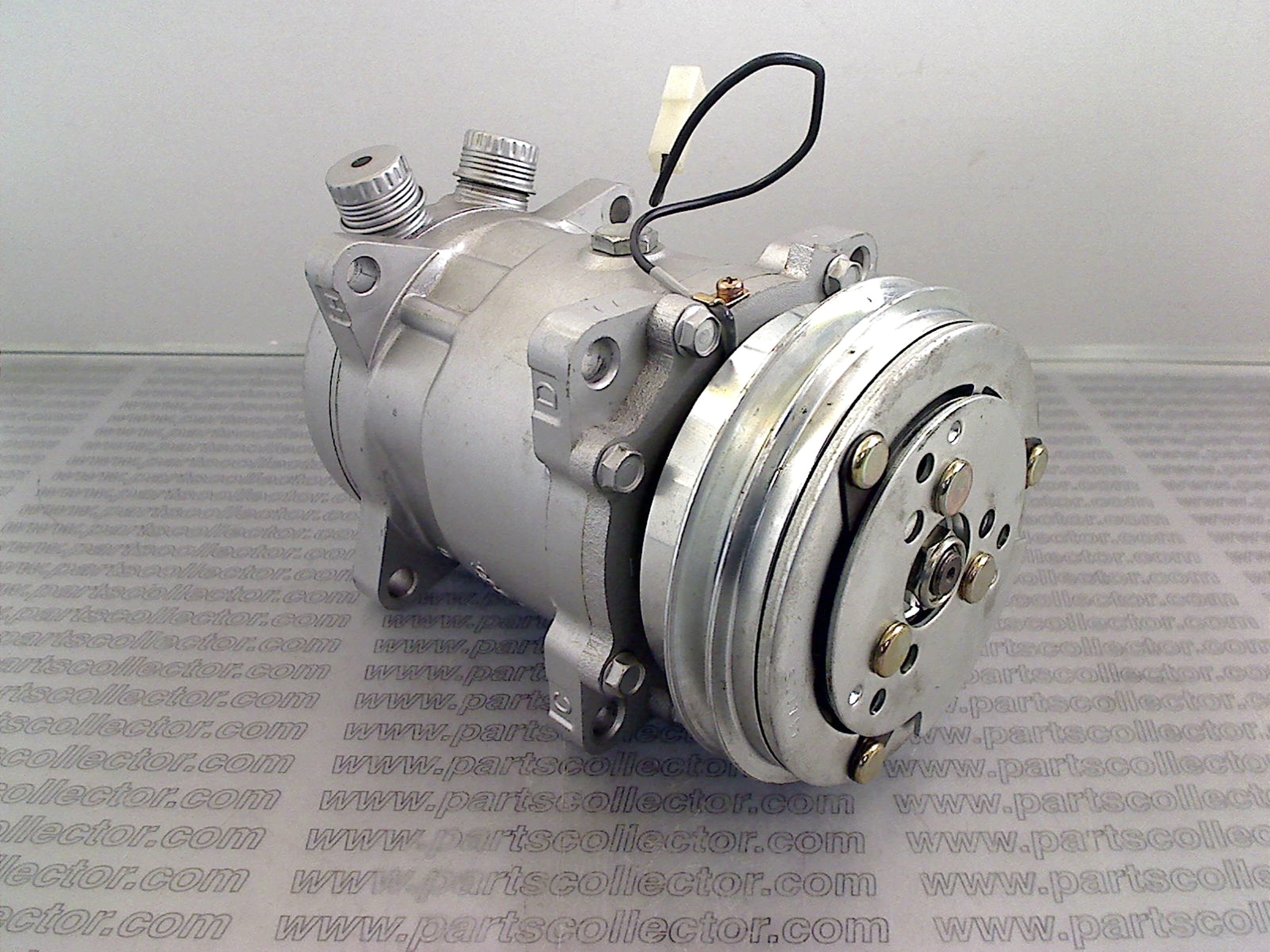 AC COMPRESSOR