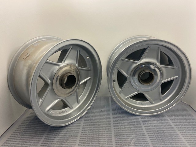 7.5x15 FRONT WHEELS PAIR