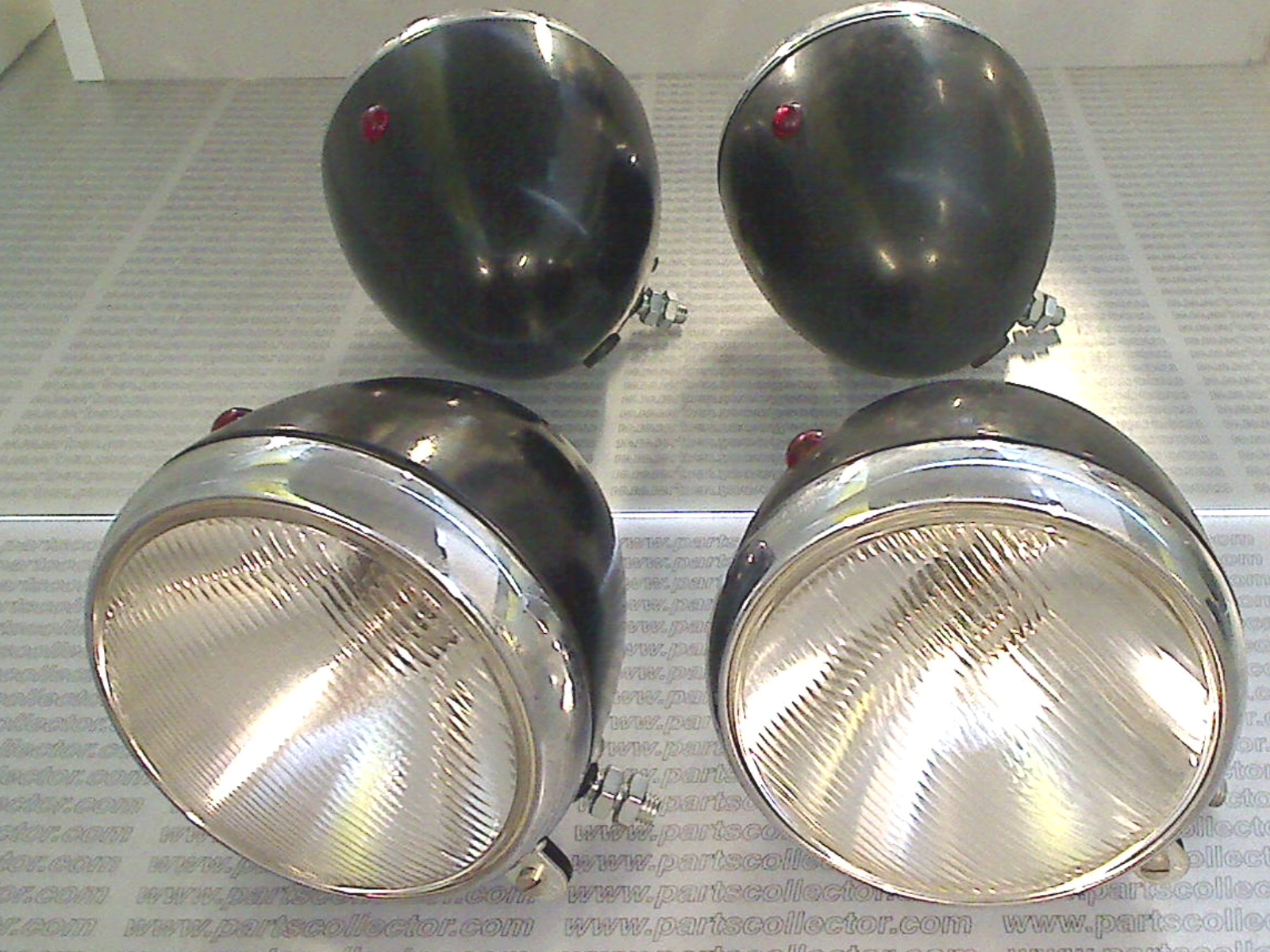 PAIR OF HEADLIGHTS