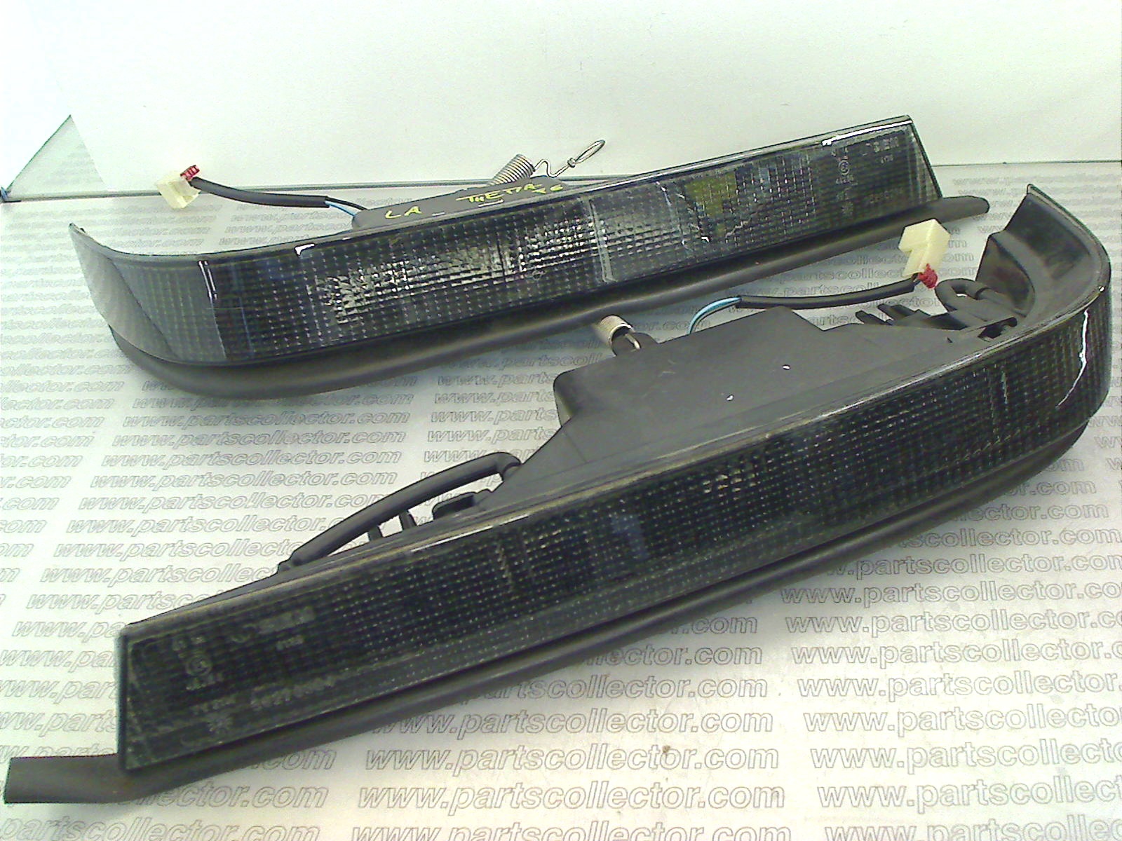 PAIR OF FRONT INDICATORS