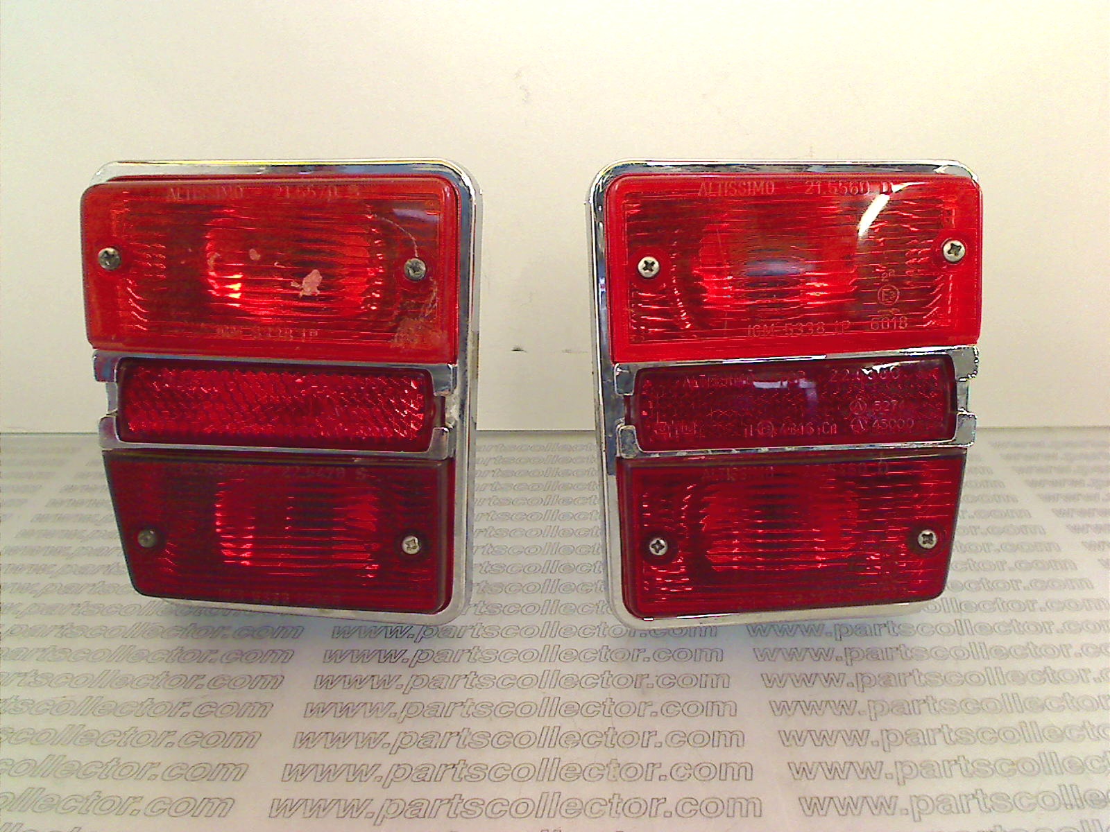 PAIR OF TAIL LLIGHTS