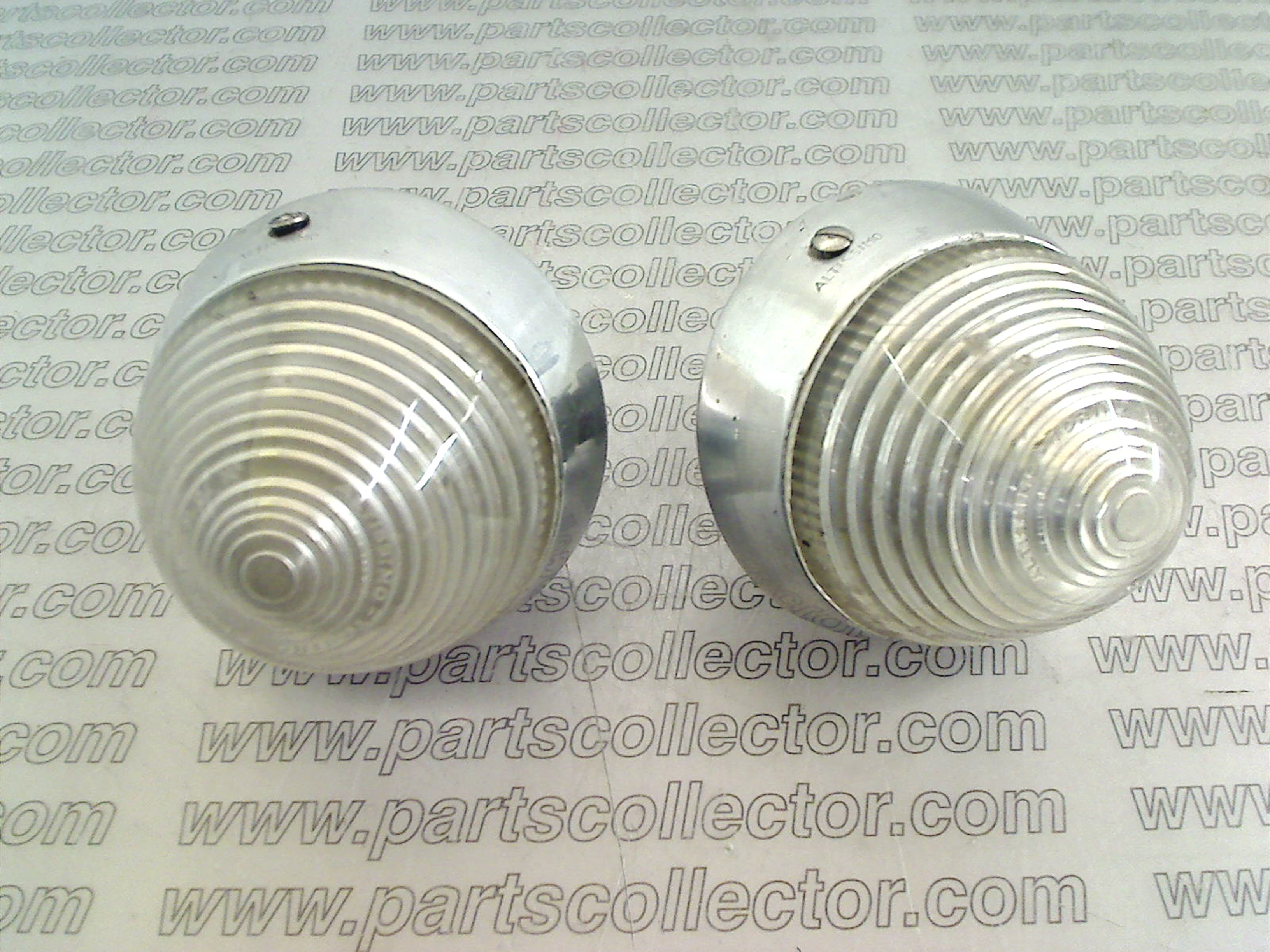 PAIR OF DIRECTION LIGHT LENS