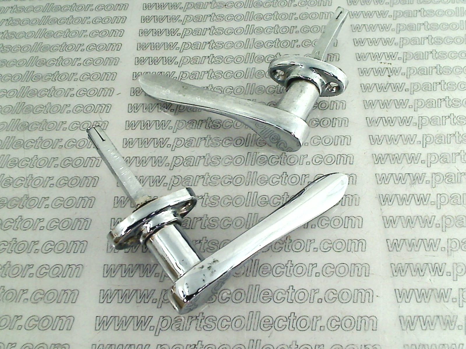 RH  LH PAIR OF DOOR HANDLE
