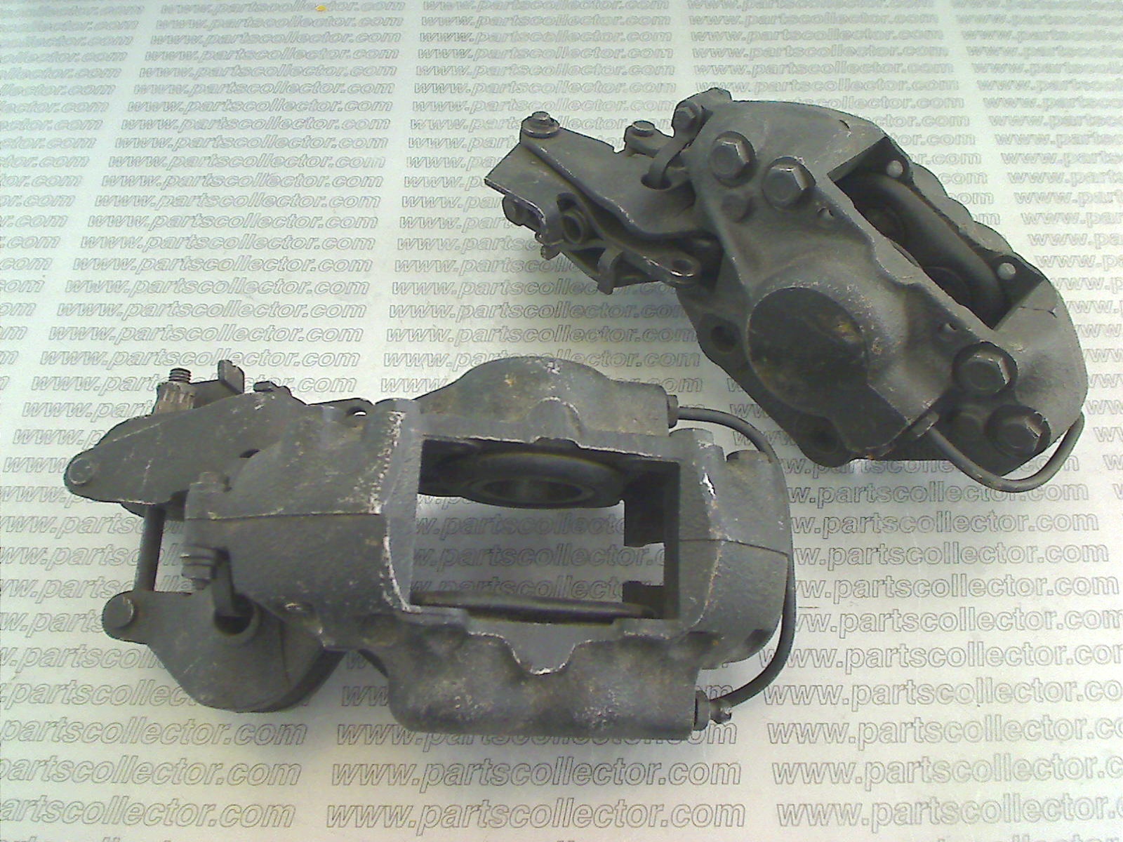 PAIR OF REAR BRAKE CALIPERS