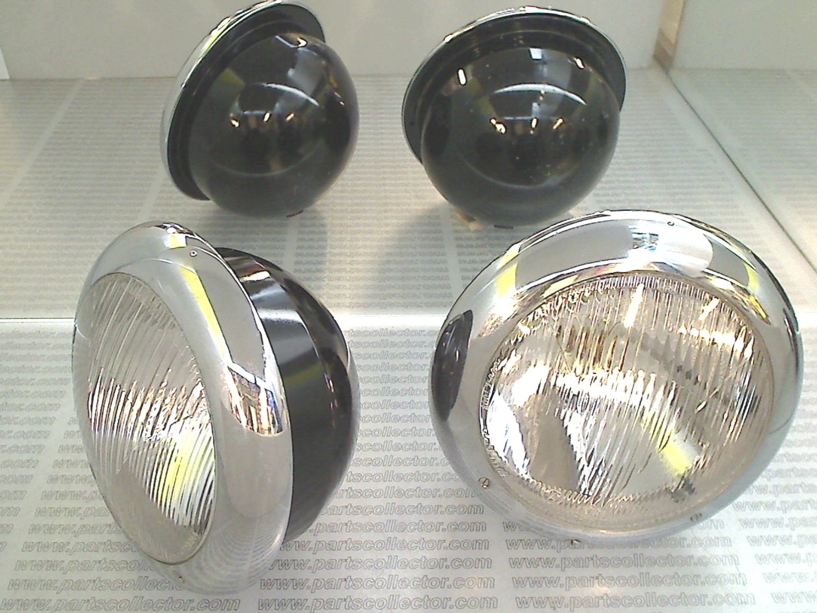 PAIR OF HEADLIGHTS