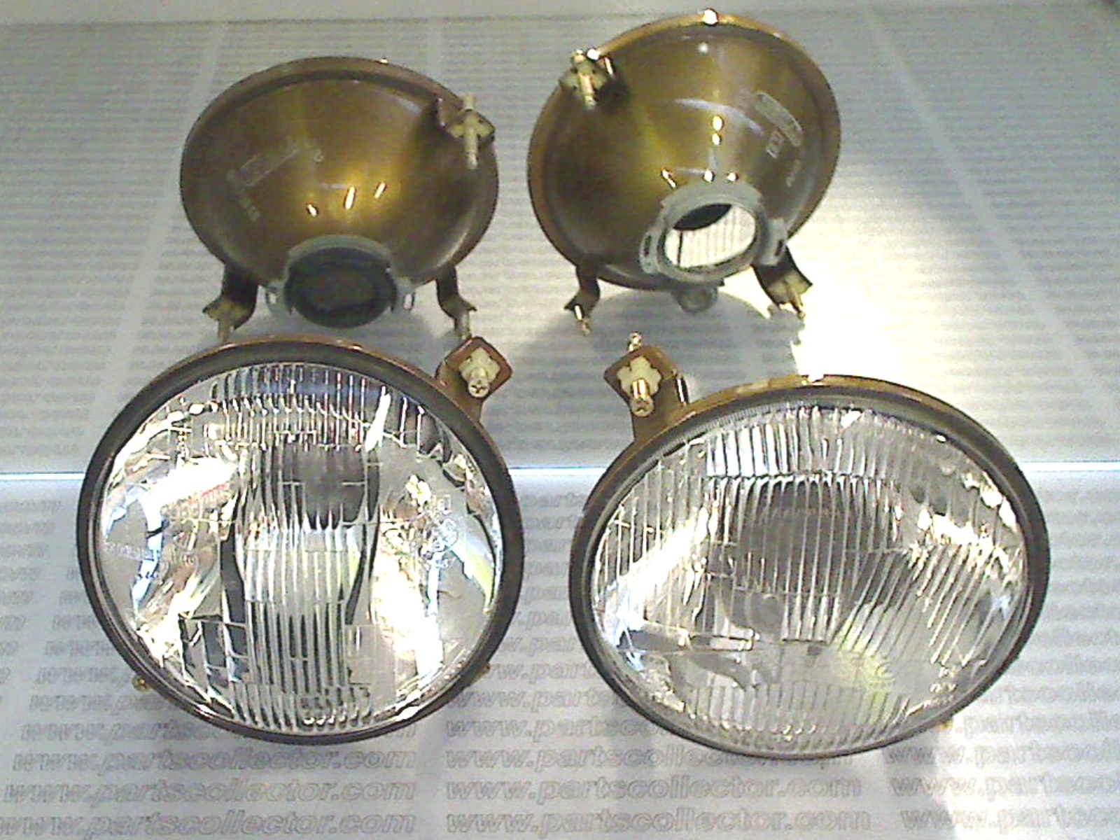 PAIR OF HEADLIGHTS