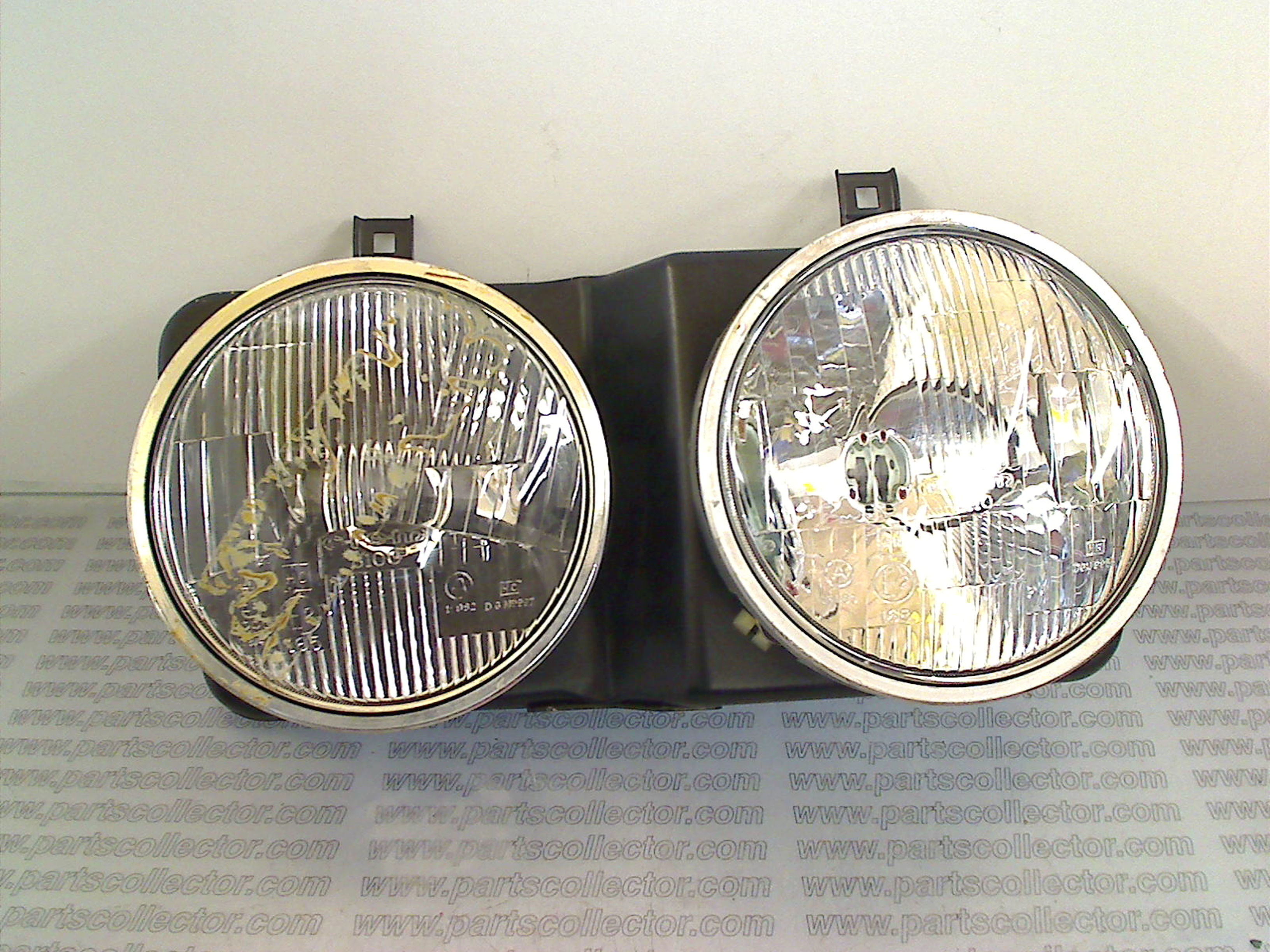 RH HEADLIGHTS PAIR