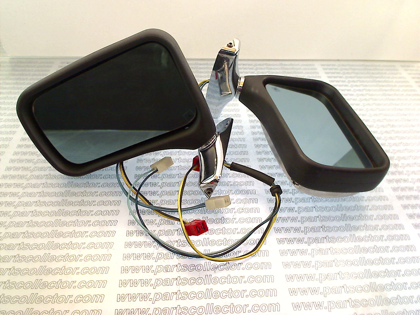 PAIR OF SIDE MIRRORS