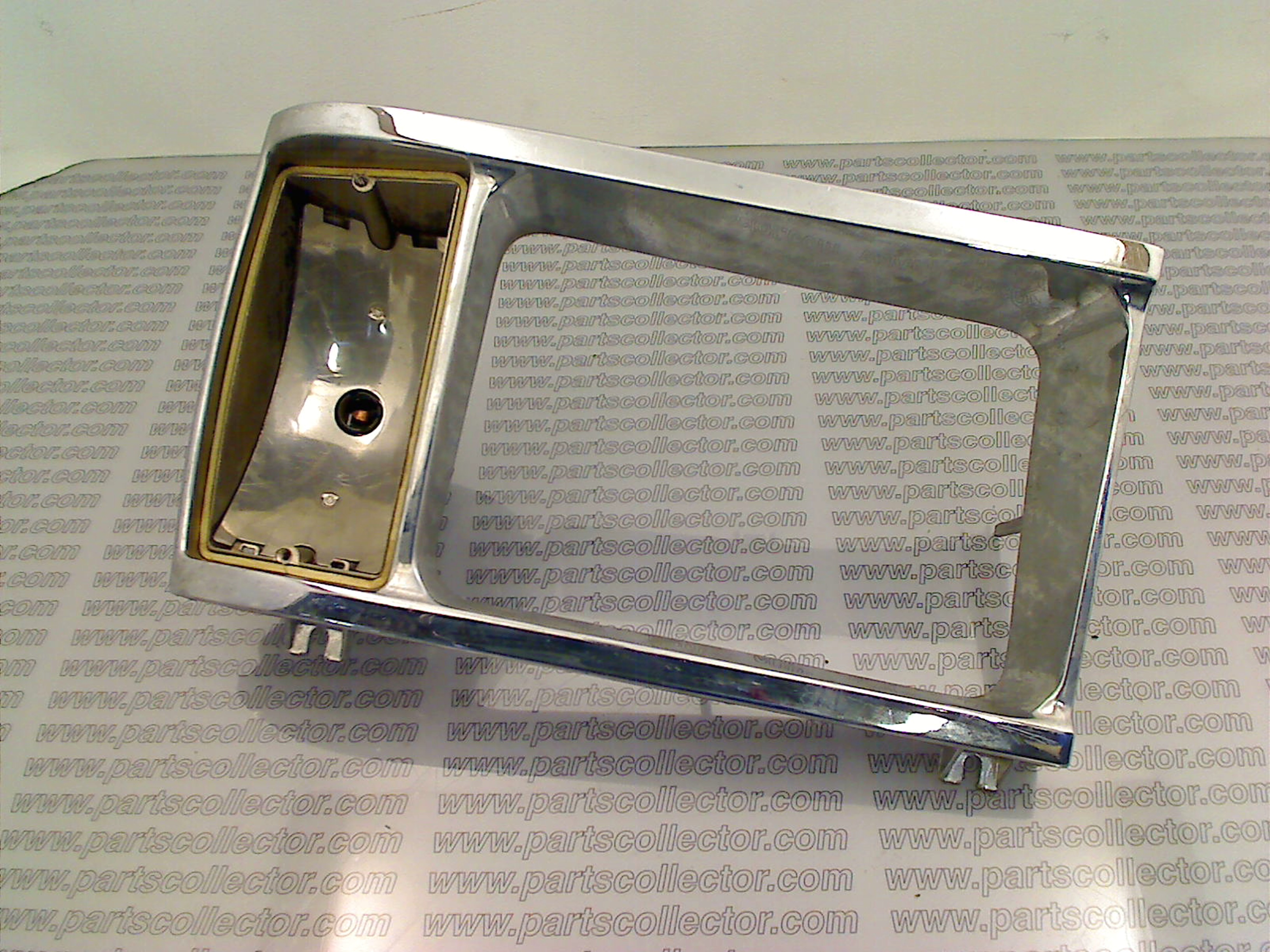 RH HEADLIGHT FRAME