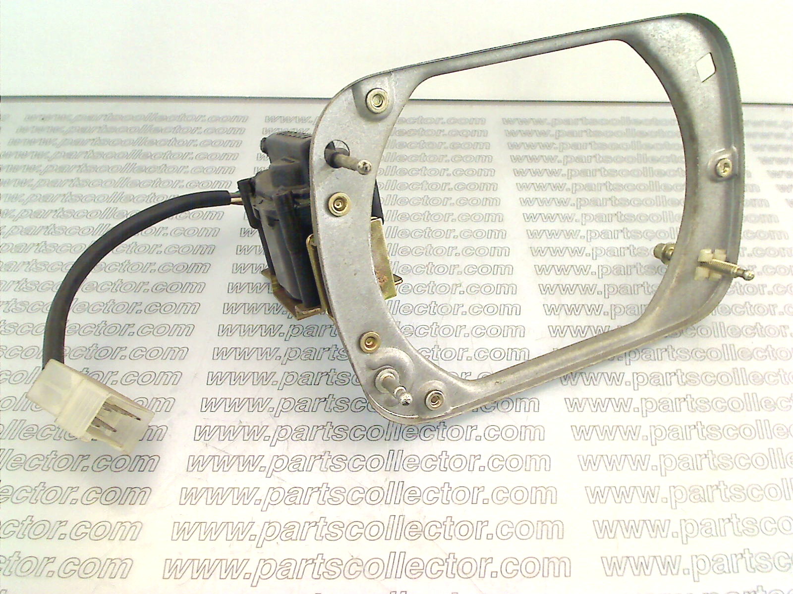 HEADLIGHT BEZEL WITH ACTUATOR