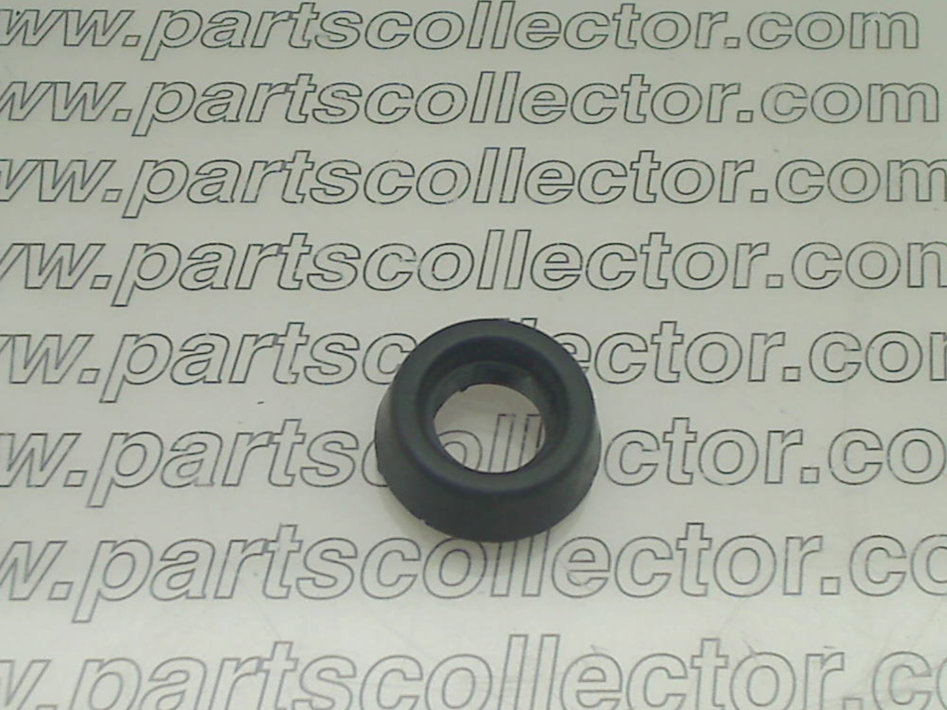 PLASTIC NUT