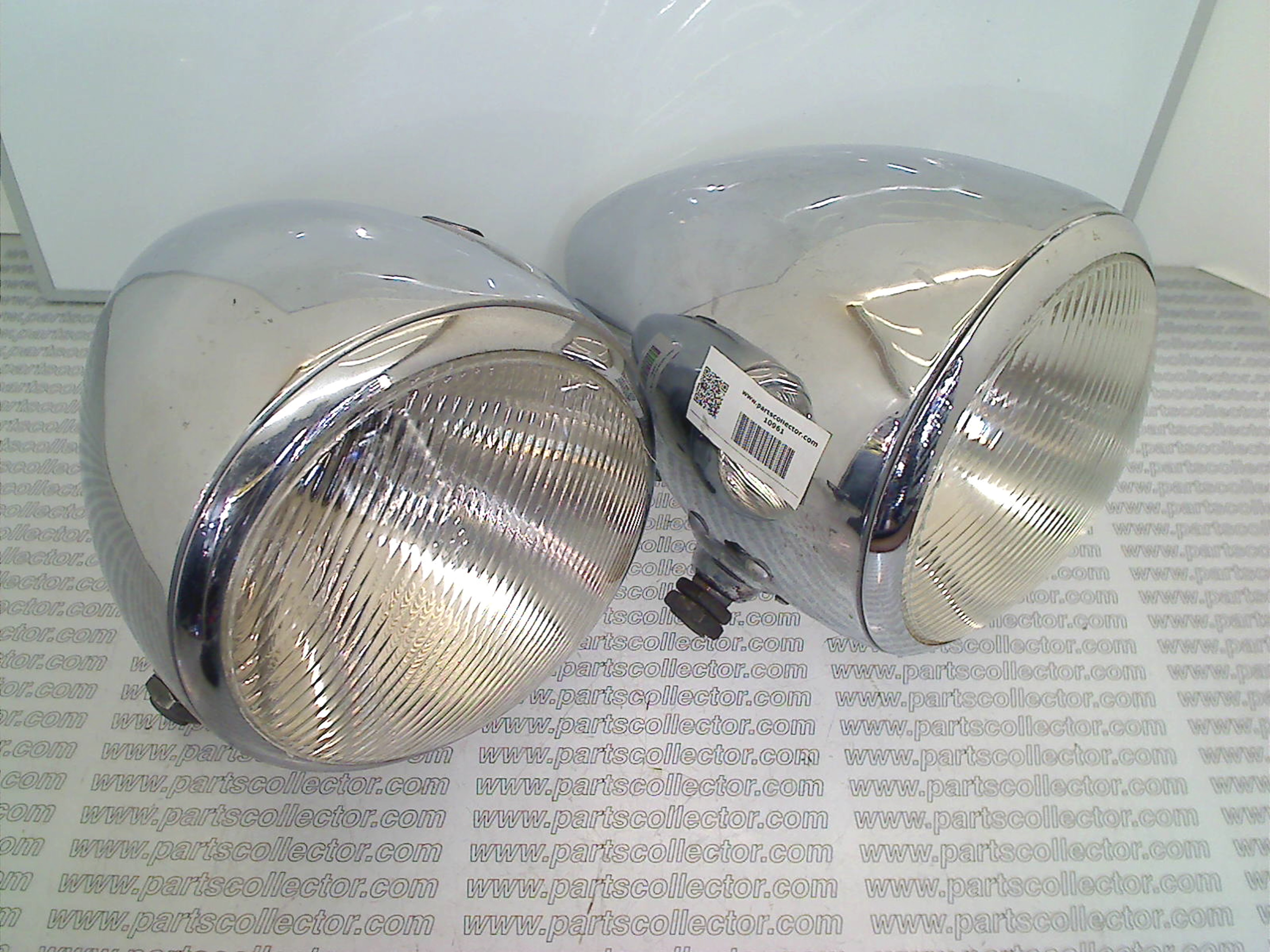 PAIR OF HEADLAMPS