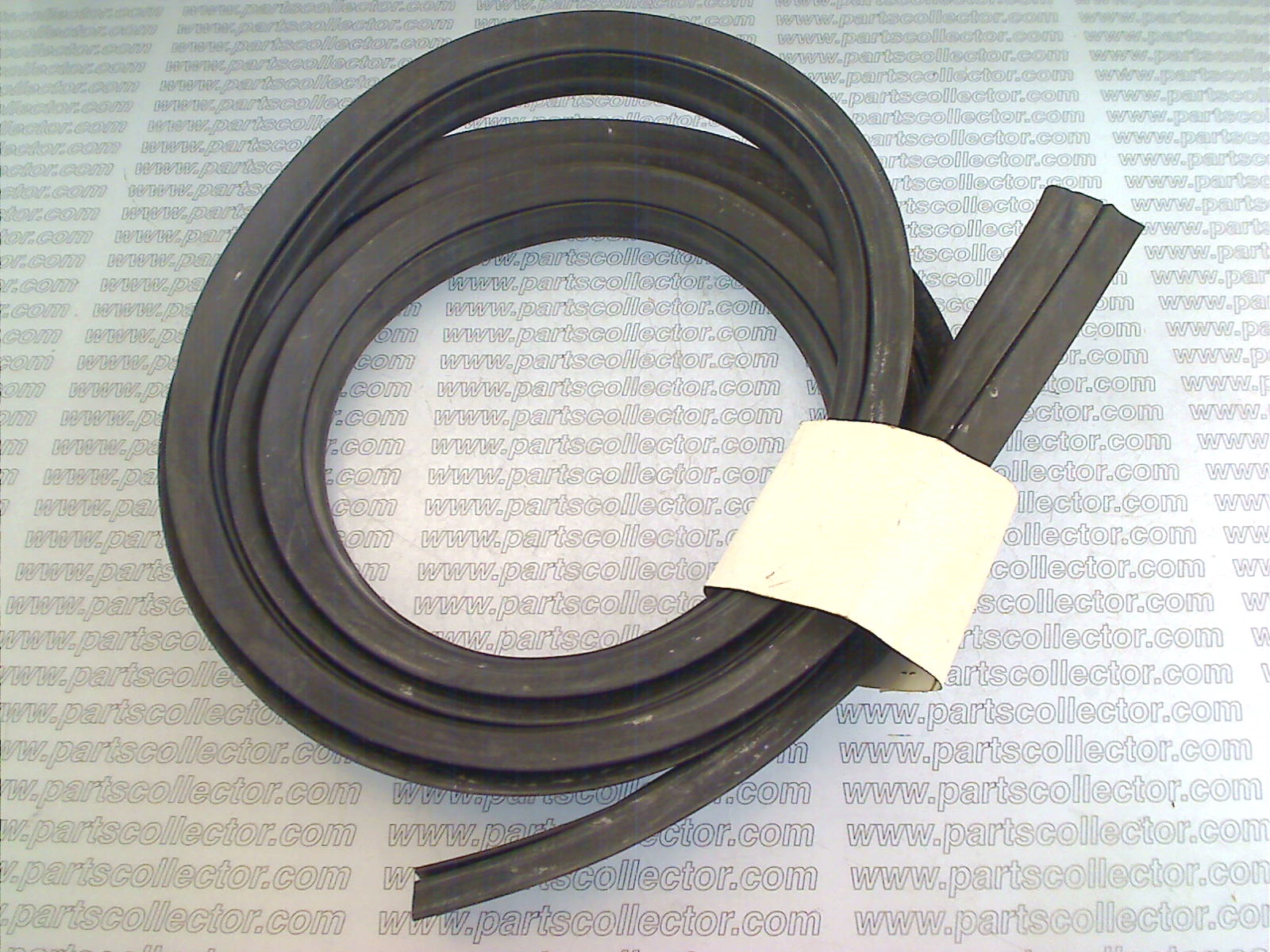 REAR TRUNK SEAL