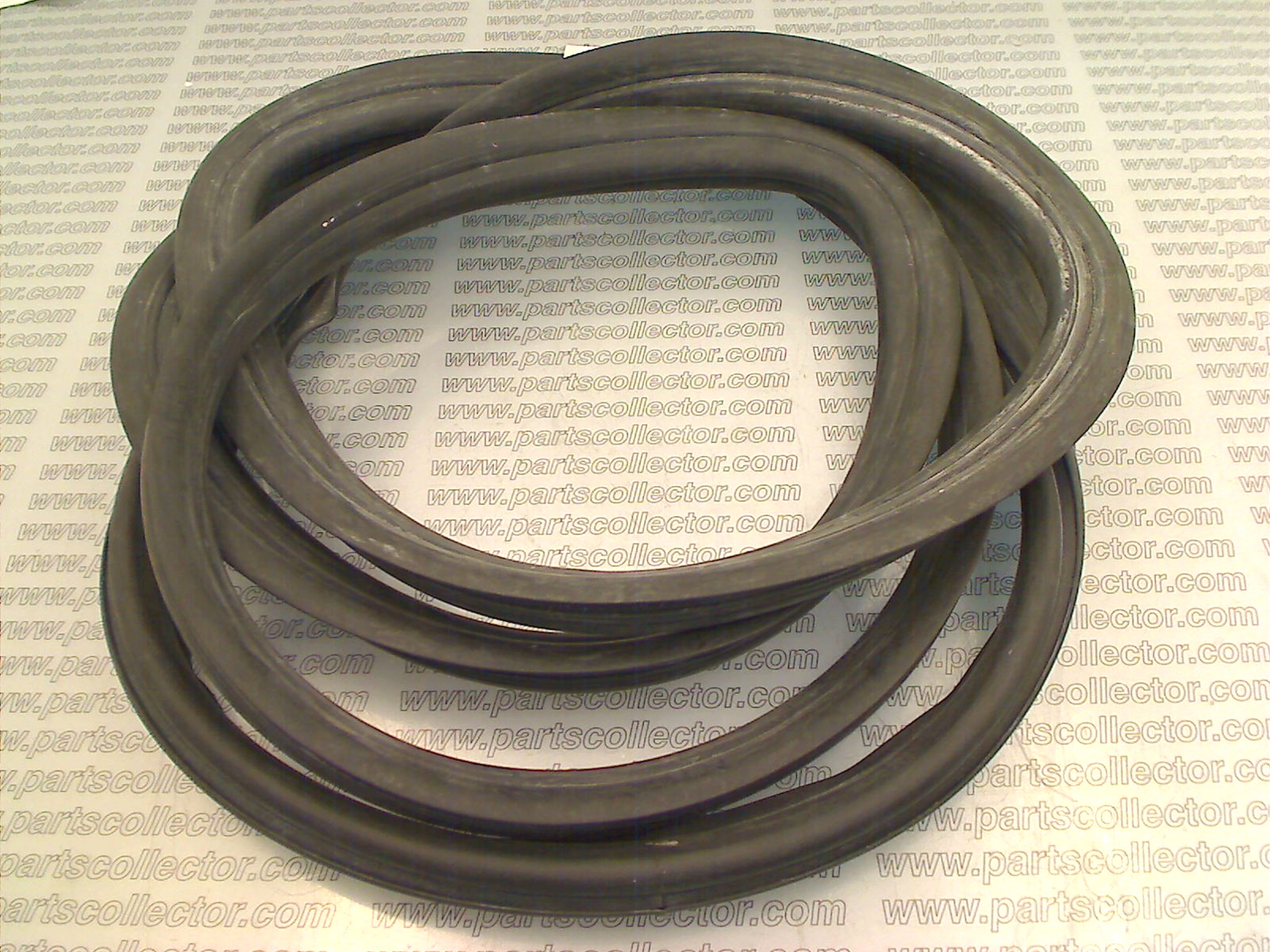 LARGE WINDSHIELD GASKET