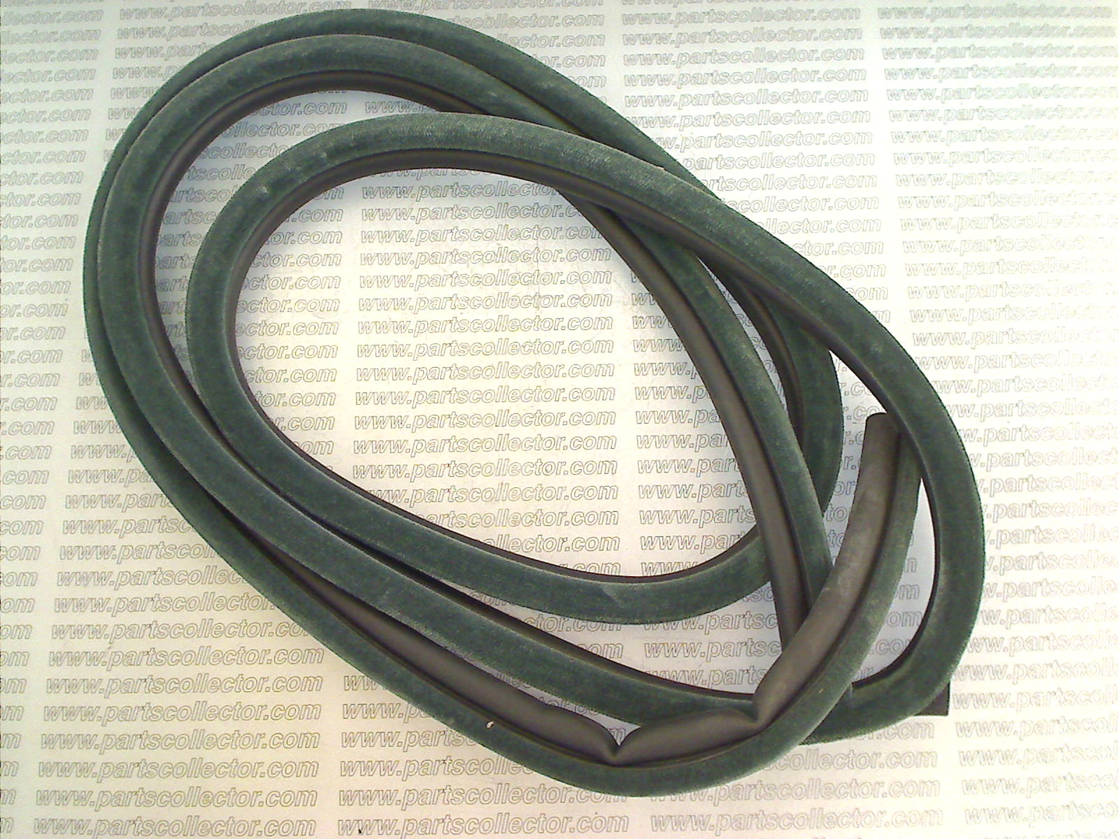 DOOR SEAL RH