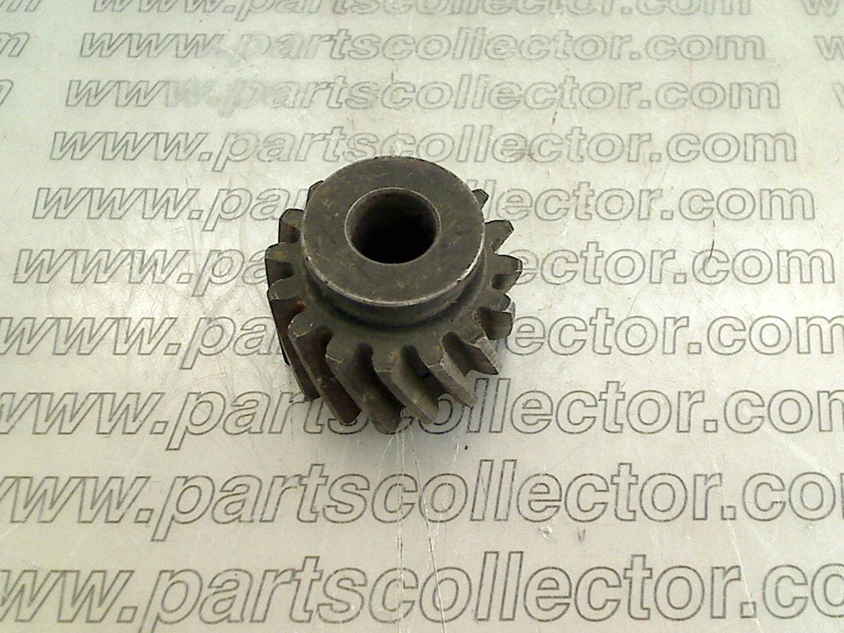 DISTRIBUTOR GEAR