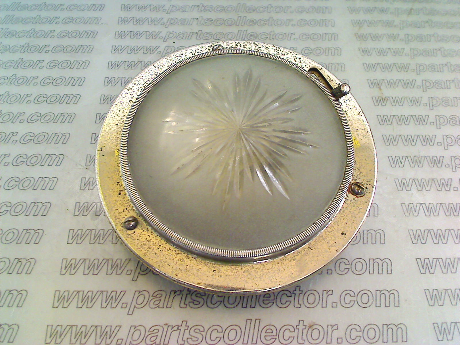 LUCE DI CORTESIA