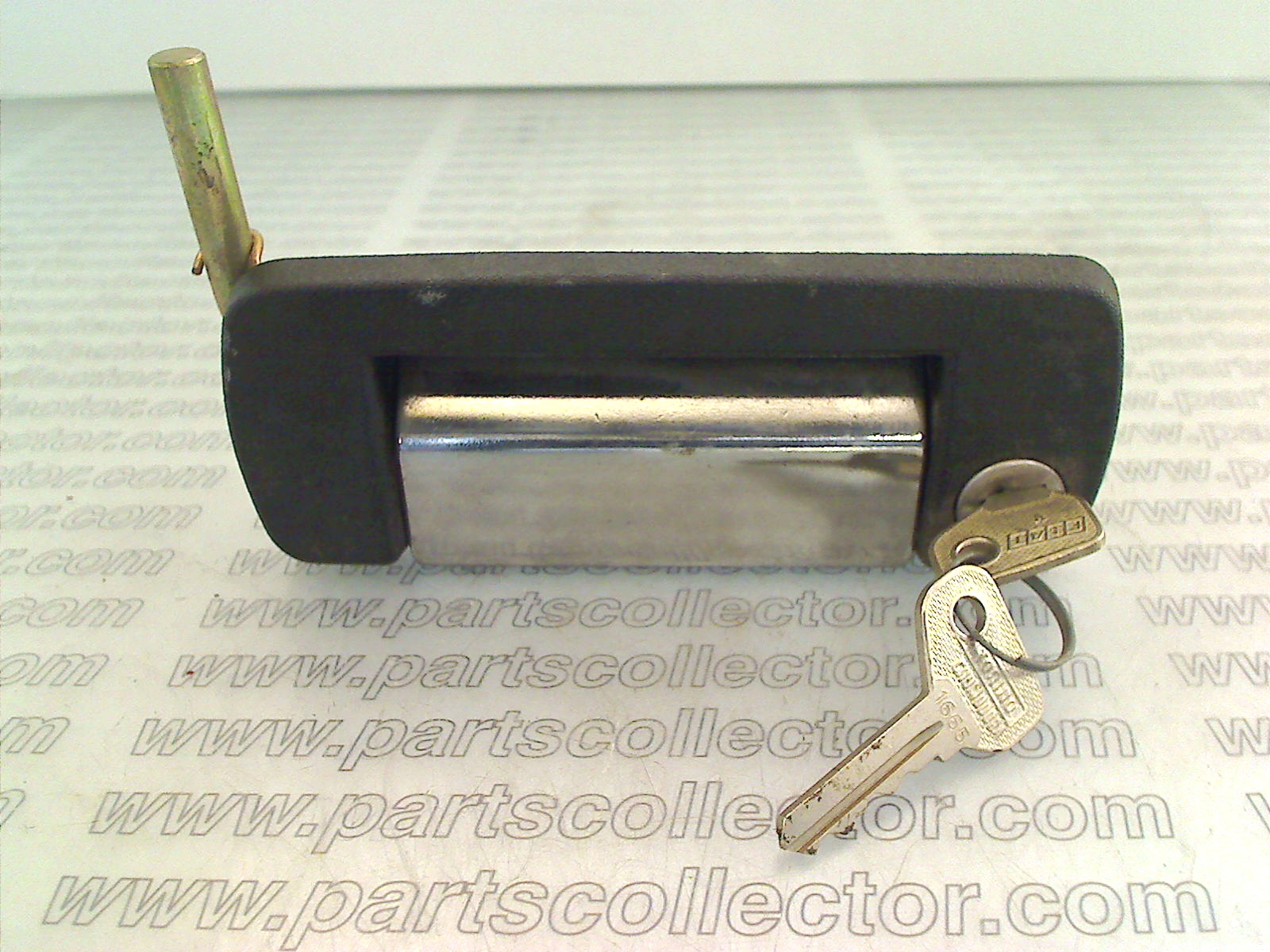 RH DOOR HANDLE