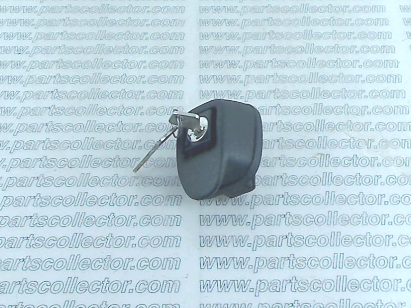 REAR DOOR HOOD HANDLE WITH KEY AND LOCK