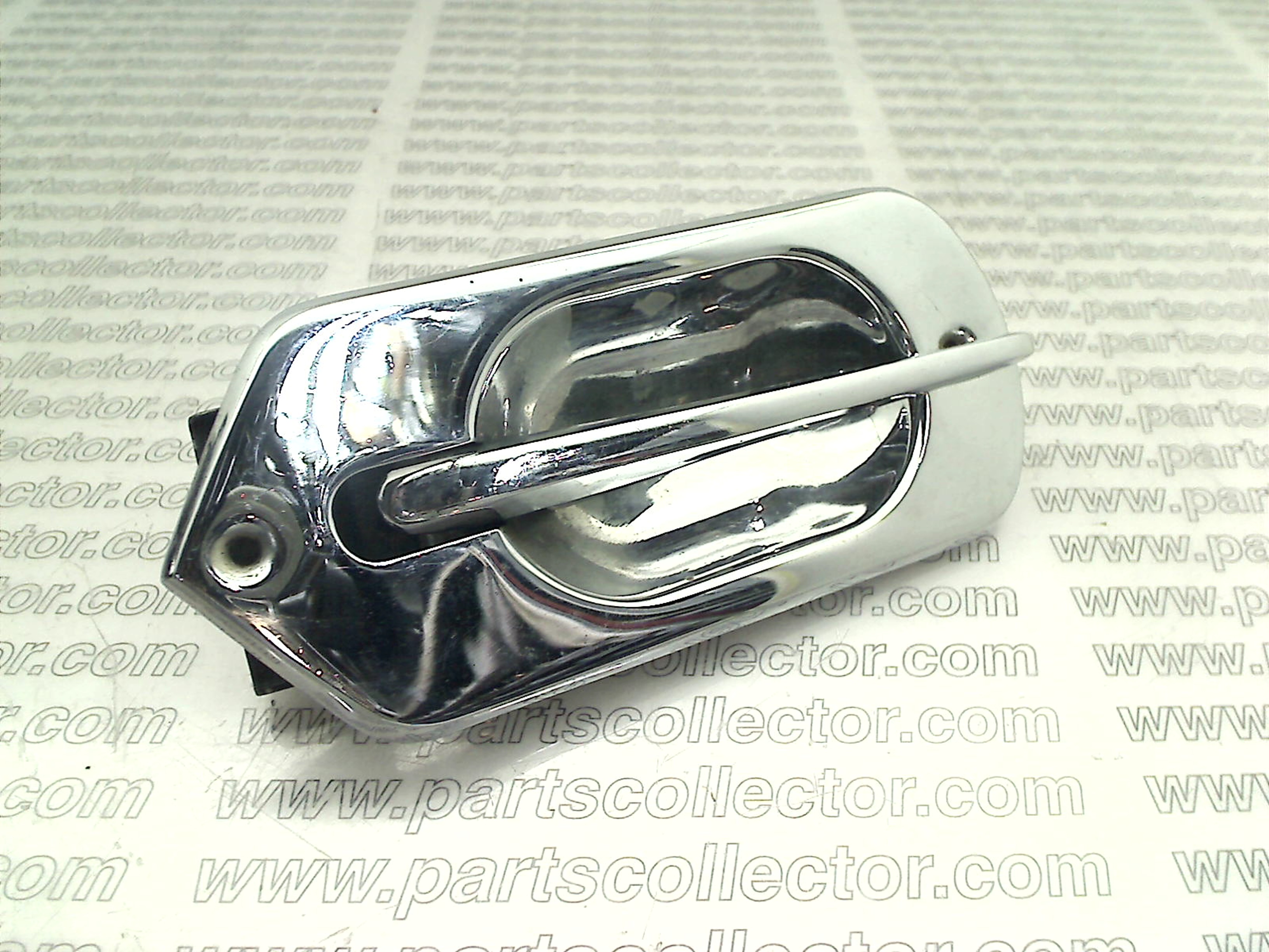 FERRARI 365 GT INTERNAL HANDLE AND DOOR OPENING SUPPORT