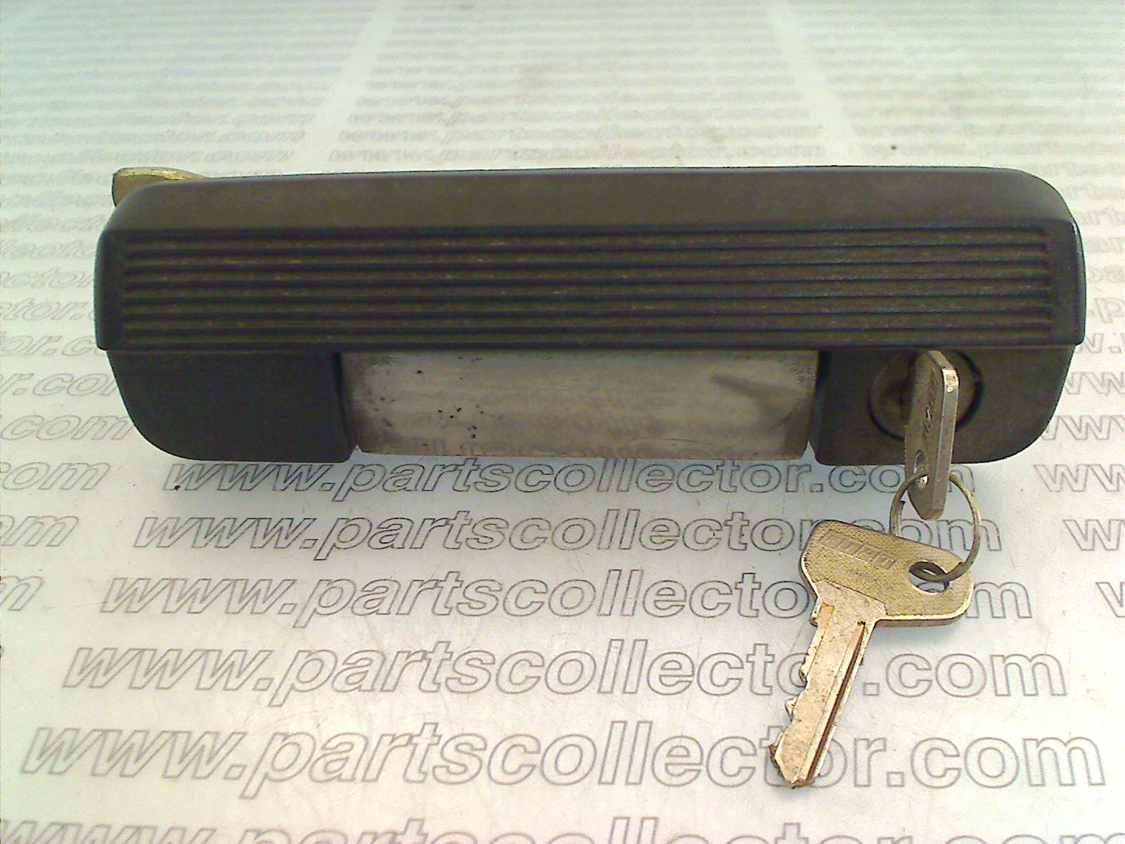 RH DOOR HANDLE