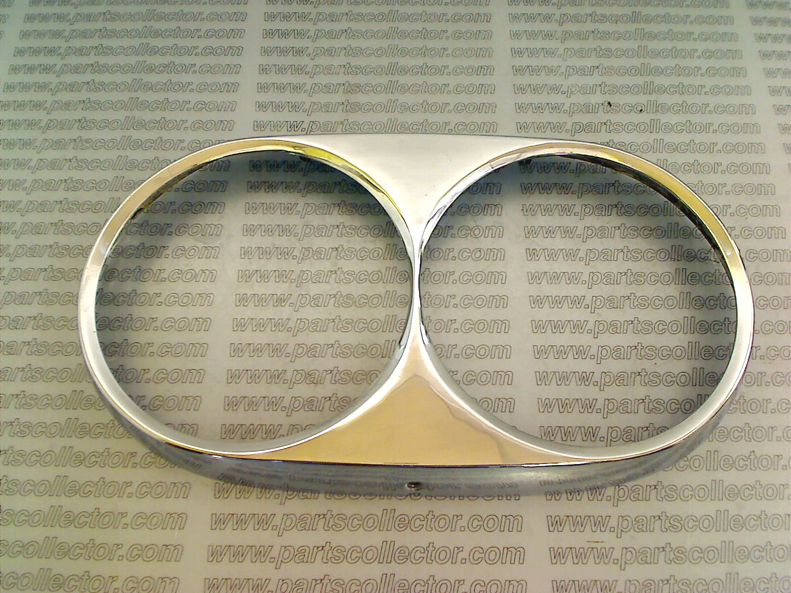 RH HEAD LIGHT RIM