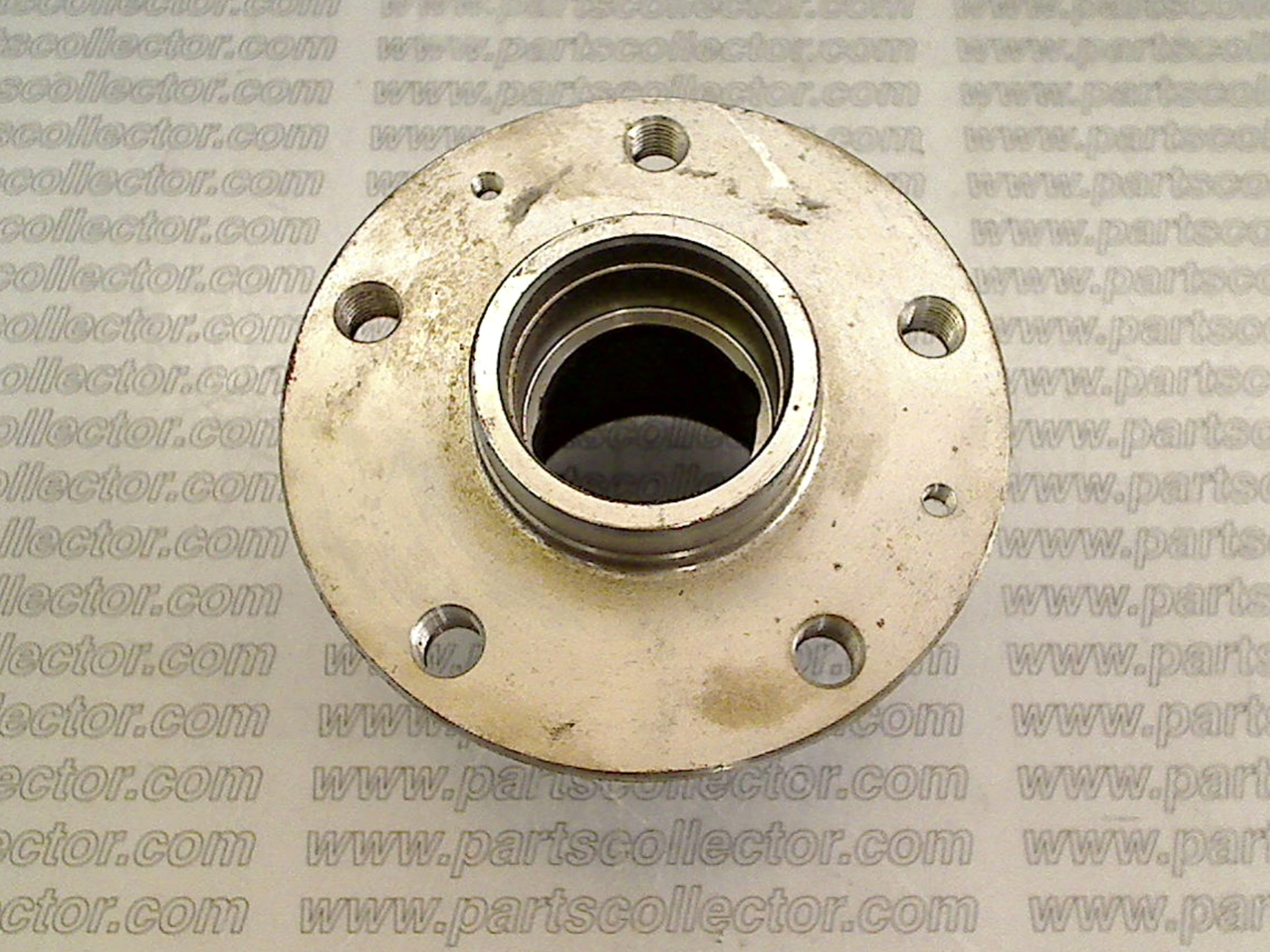 WHEEL HUB