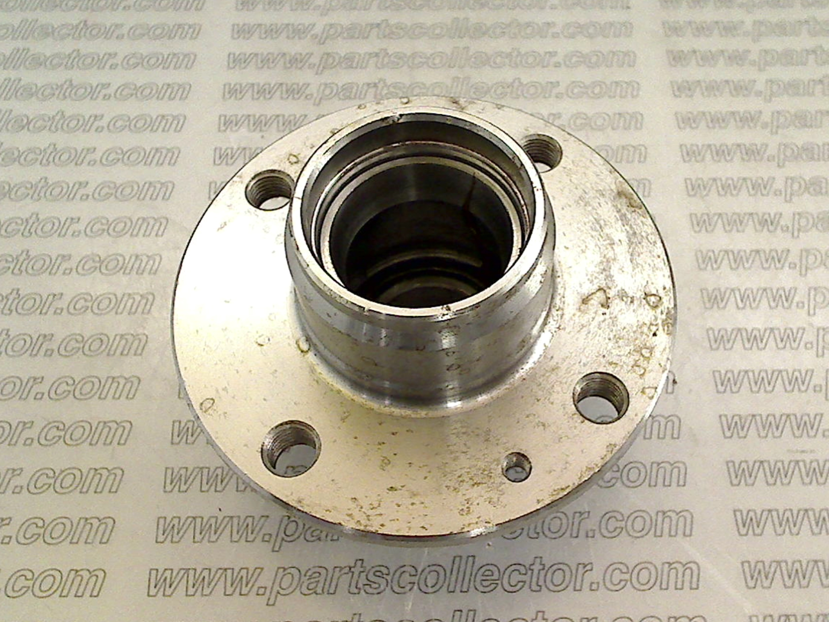 WHEEL HUB