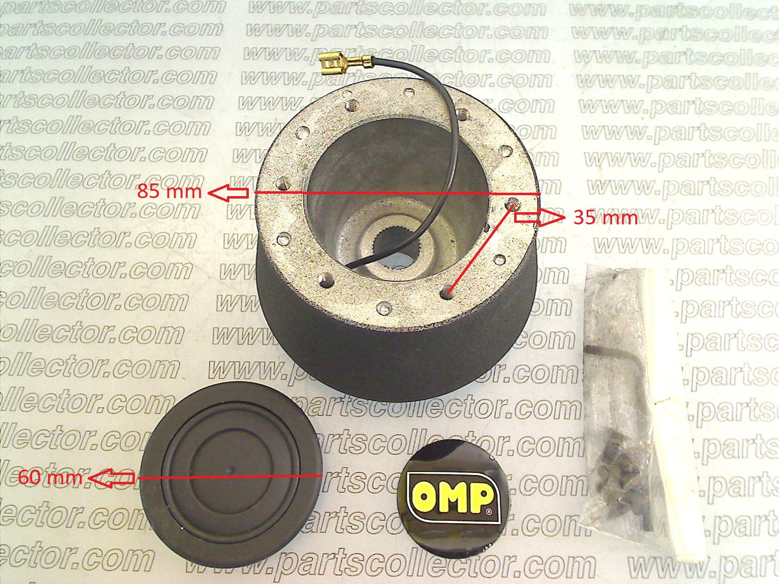 STEERING WHEEL HUB