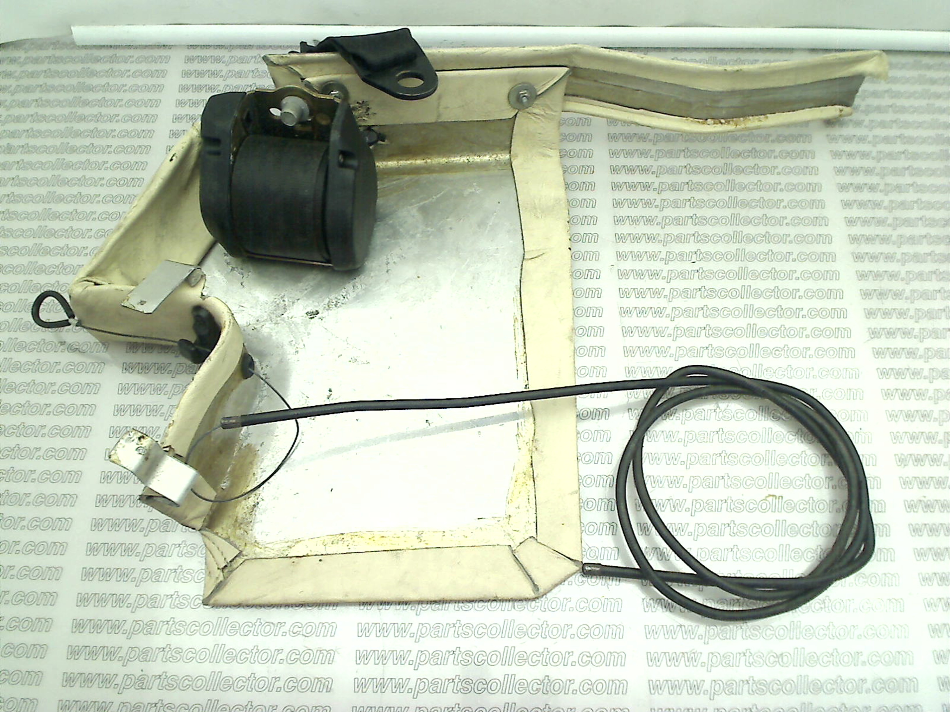 SAFETY BELT AND LH TRIMMOULDING TESTAROSSA