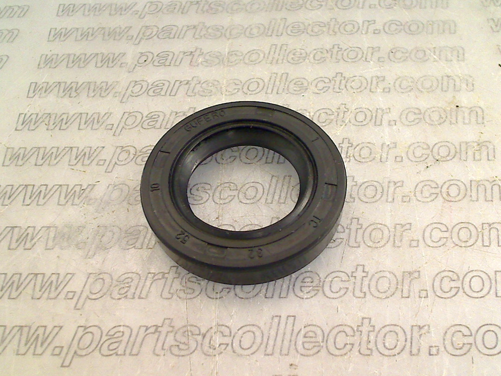 REAR OIL SEAL