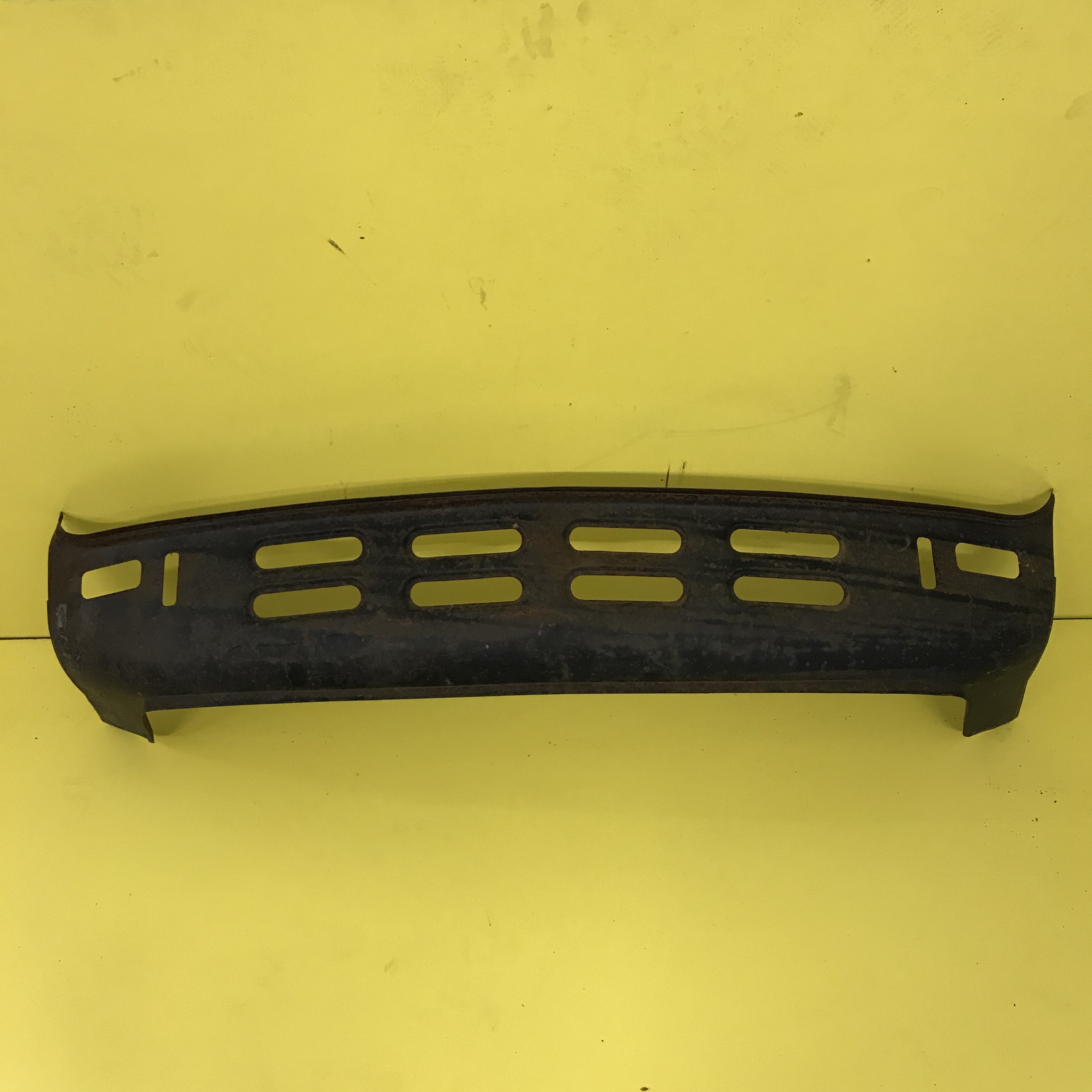 FRONT UNDERBODY