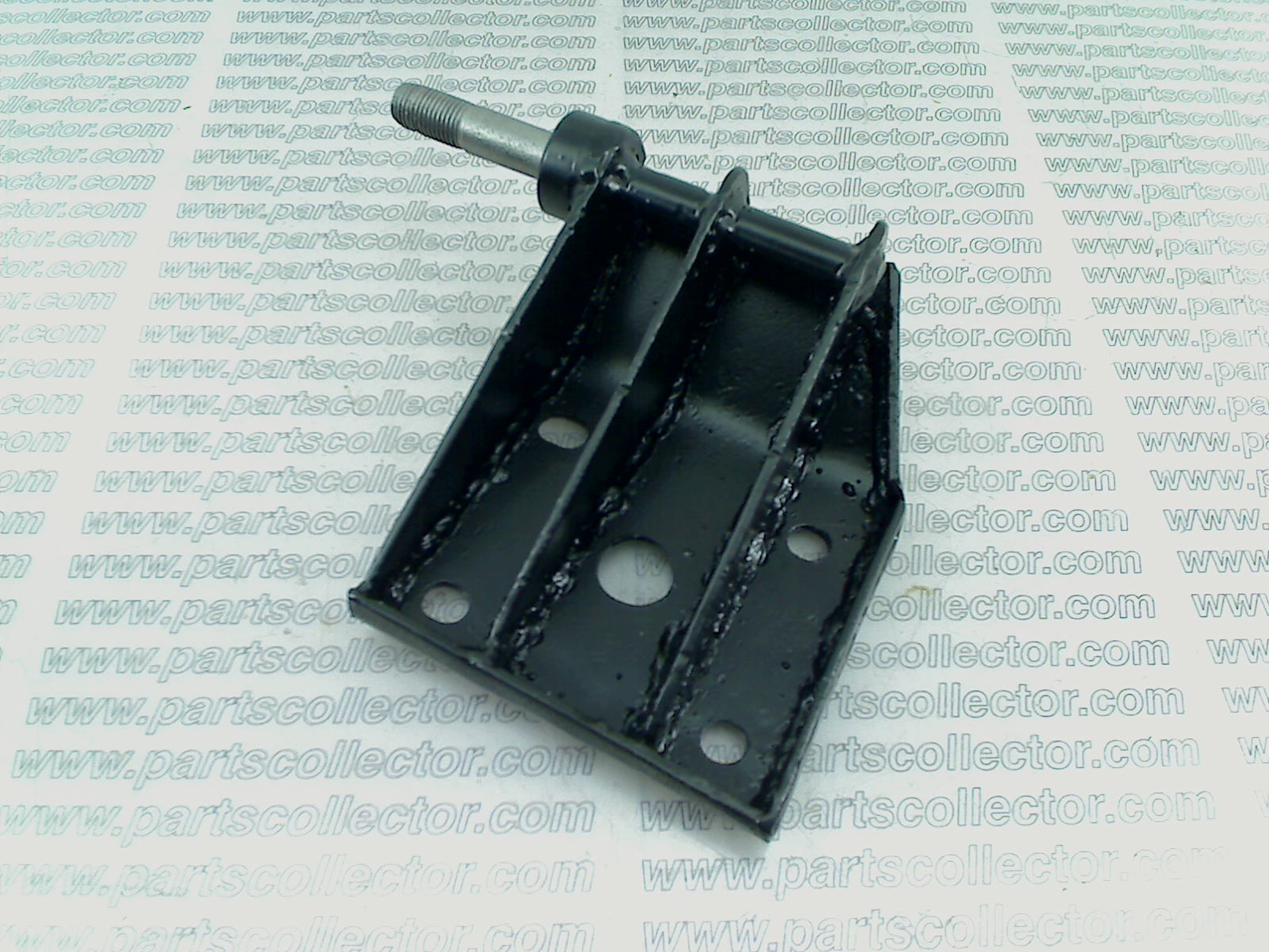 LEAF SPRING MOUNT PLATE RH