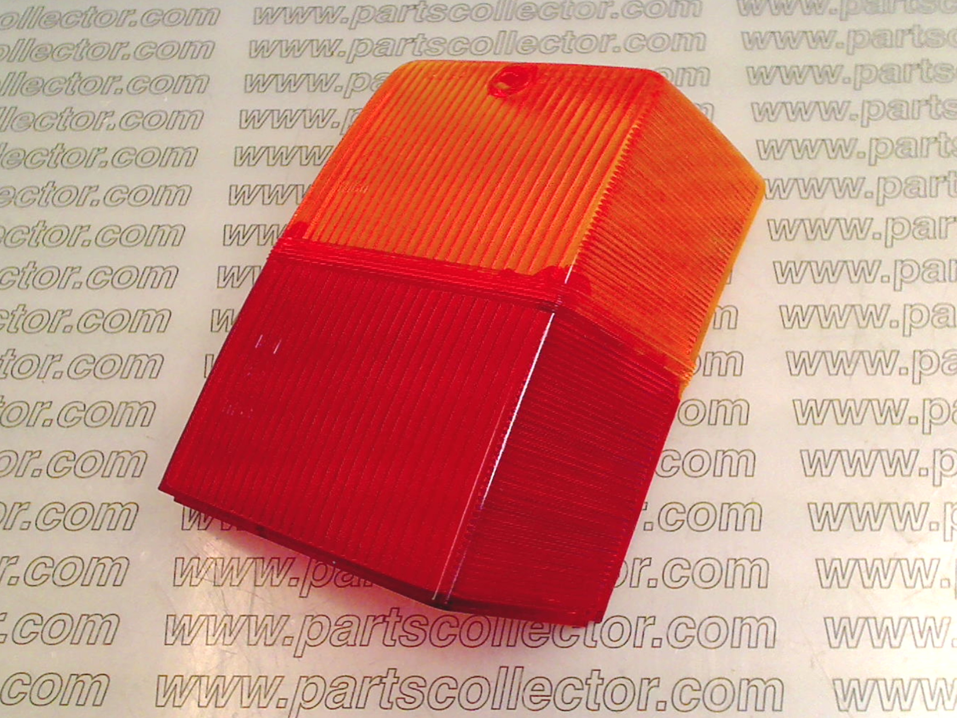 RH TAIL LIGHT LENS