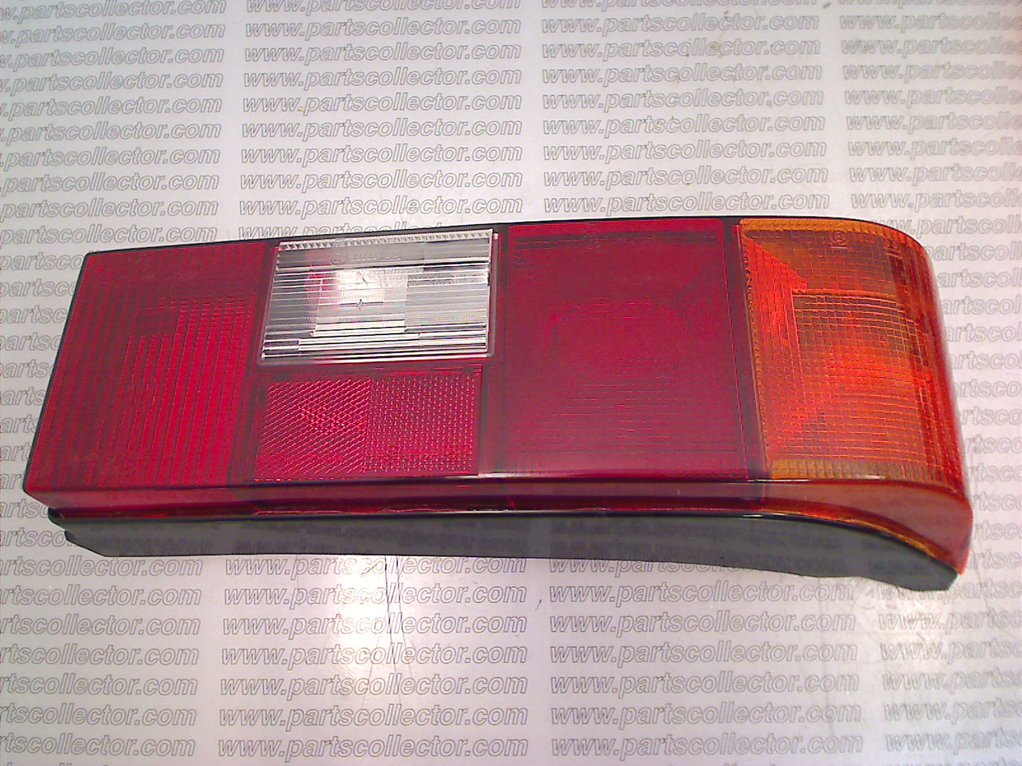 RH TAIL LIGHT LENS