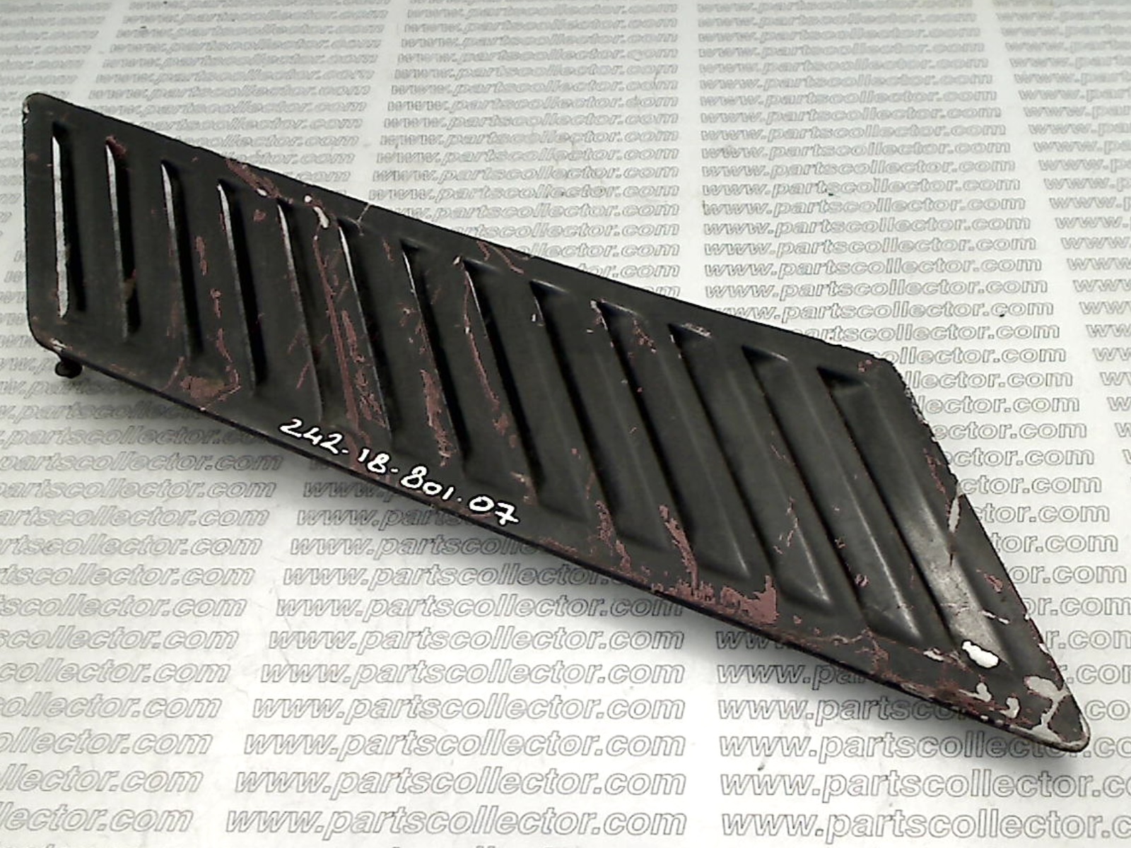 LEFT FENDER FRESH AIR INLET GRILL