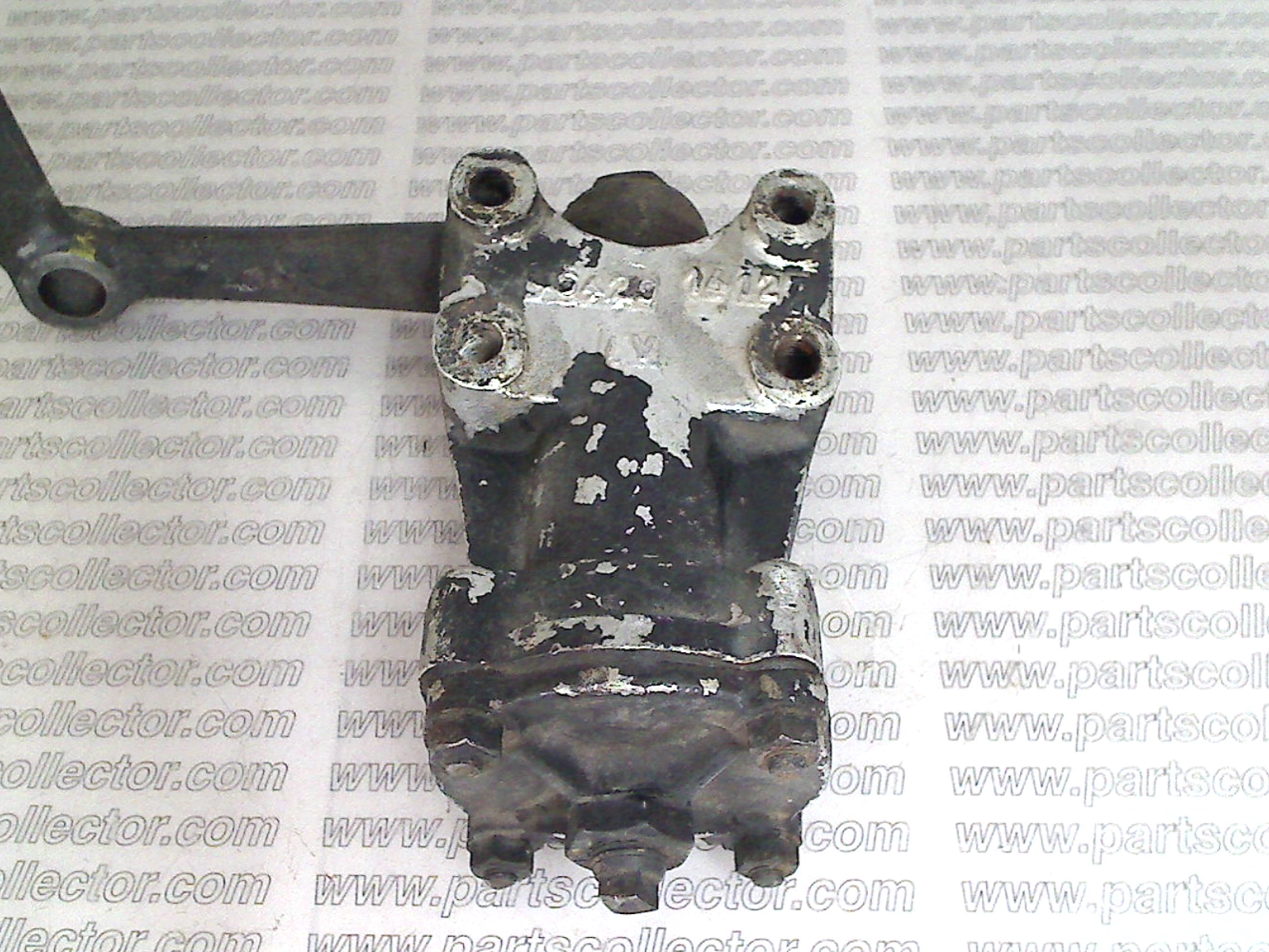 MASERATI BOX FOR RETURN LEVER FOR STEERING RODS