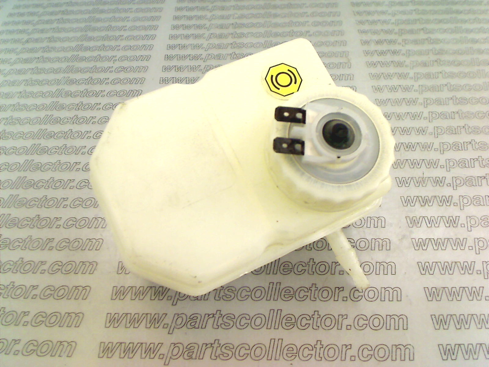 BRAKE FLUID TANK