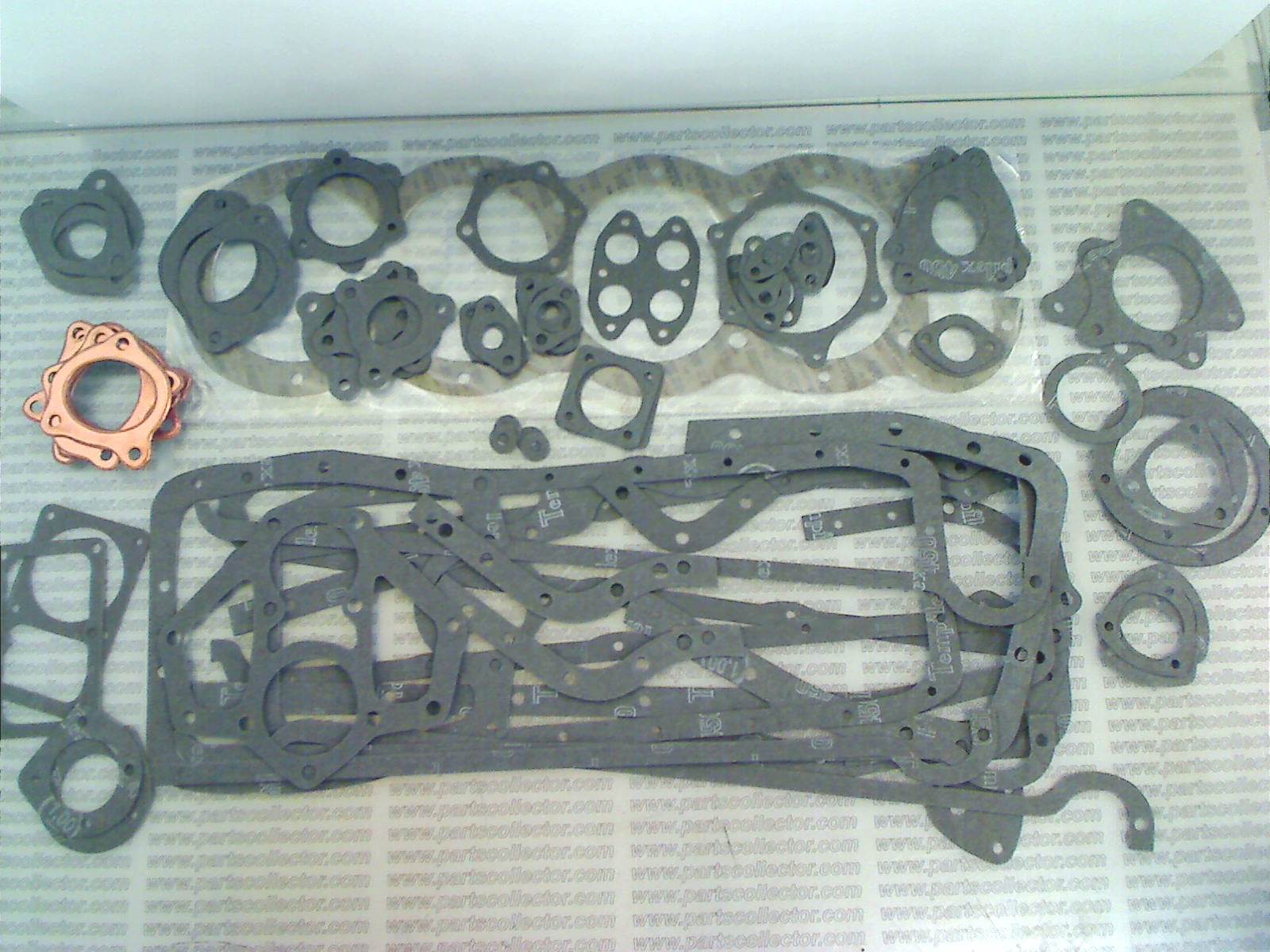 ENGINE GASKETS SET