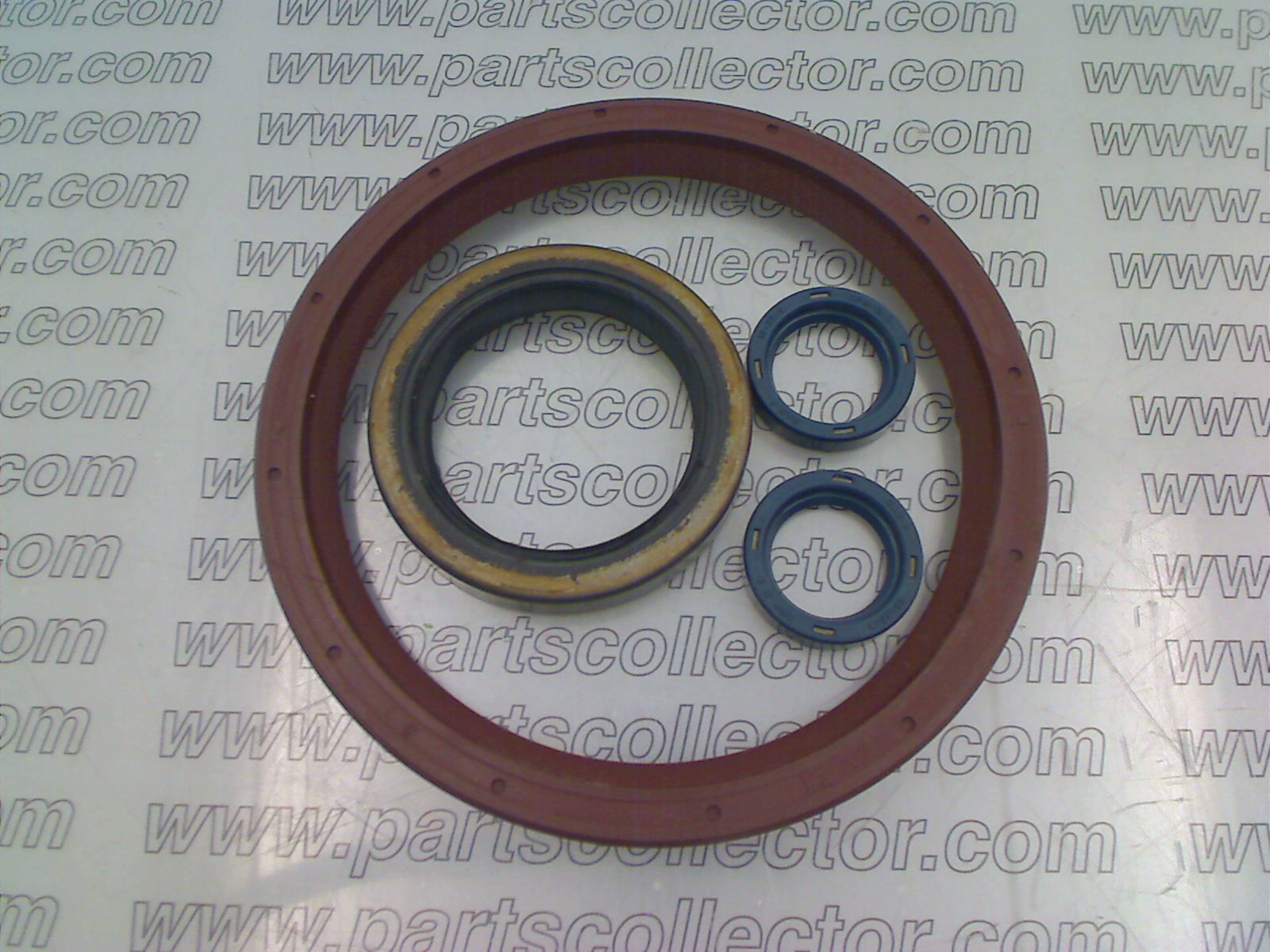 ENGINE OILSEAL SET