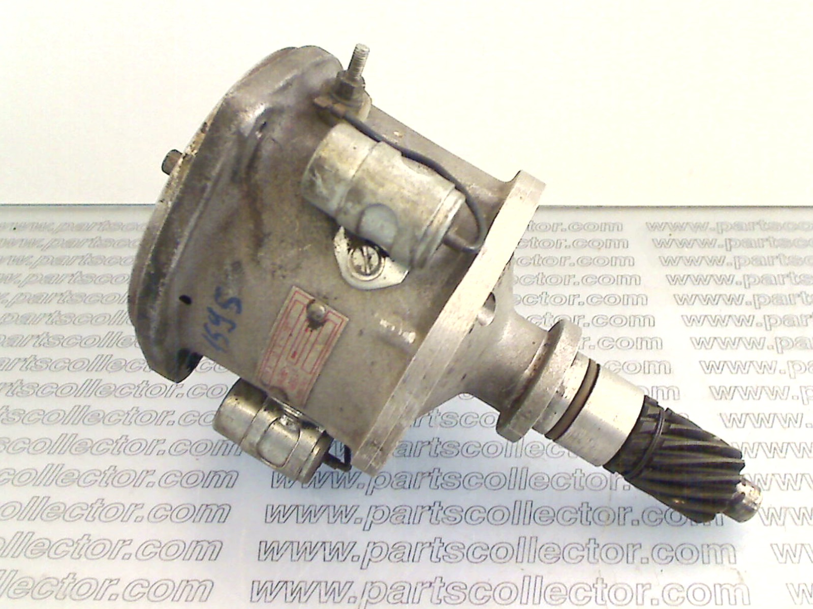 IGNITION DISTRIBUTOR