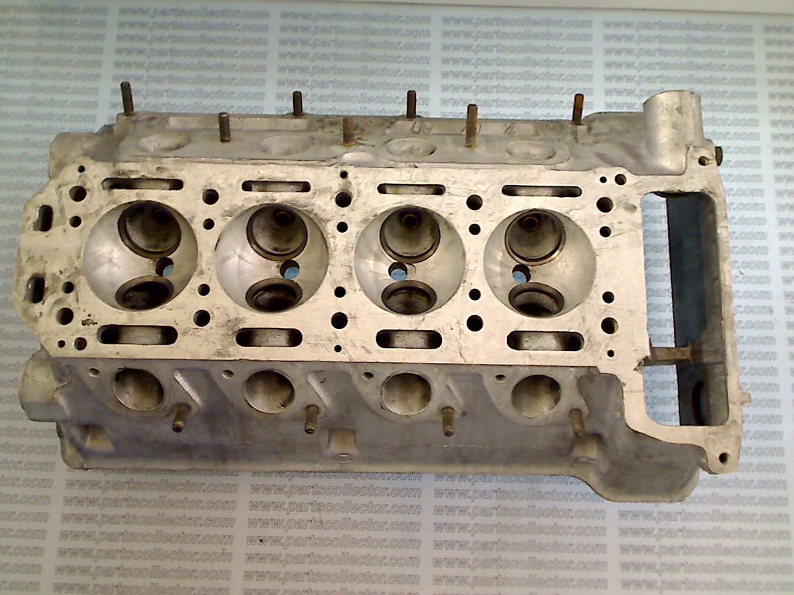 CYLINDER HEAD