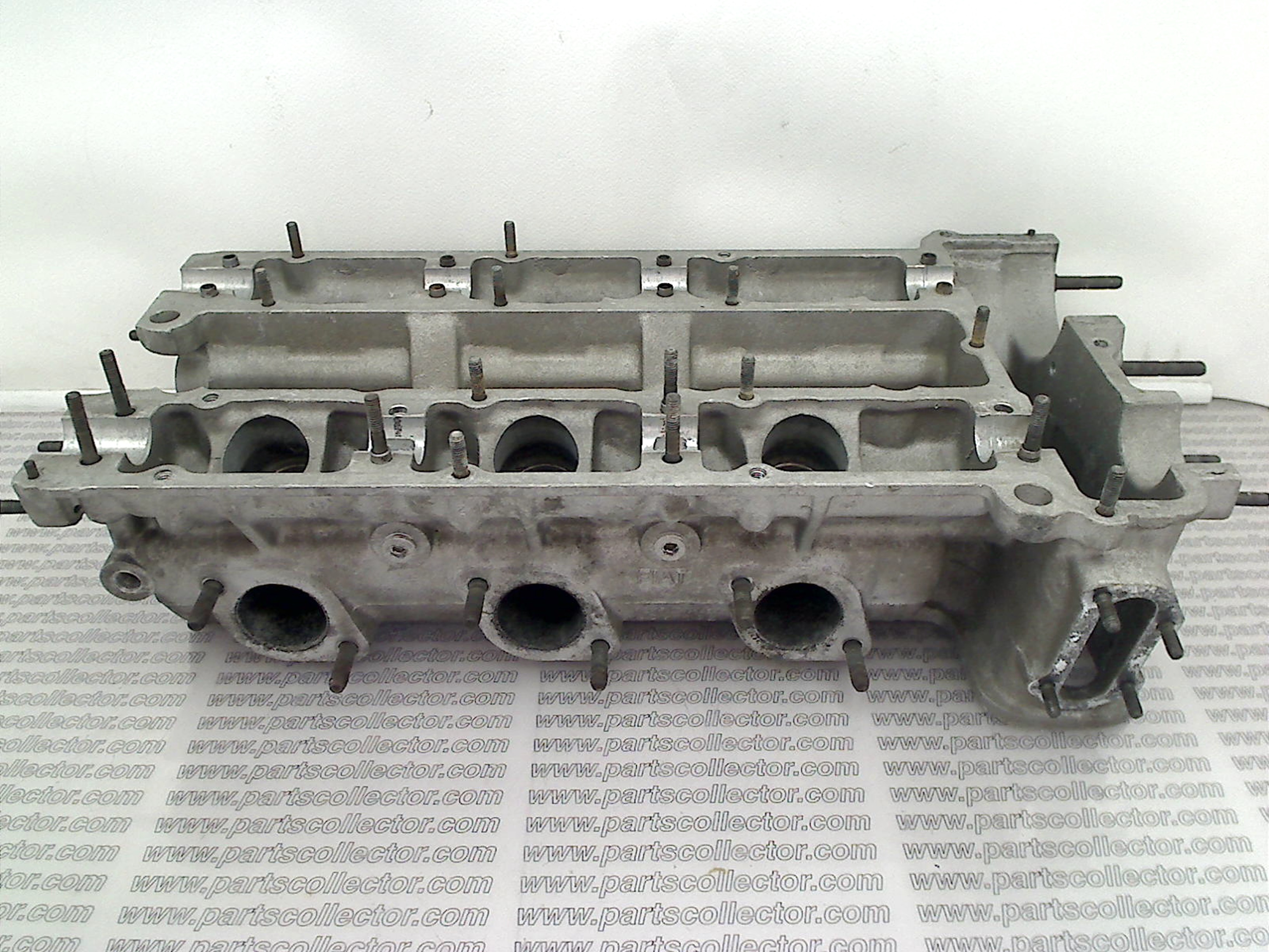 CYLINDER HEAD FIAT DINO 2400