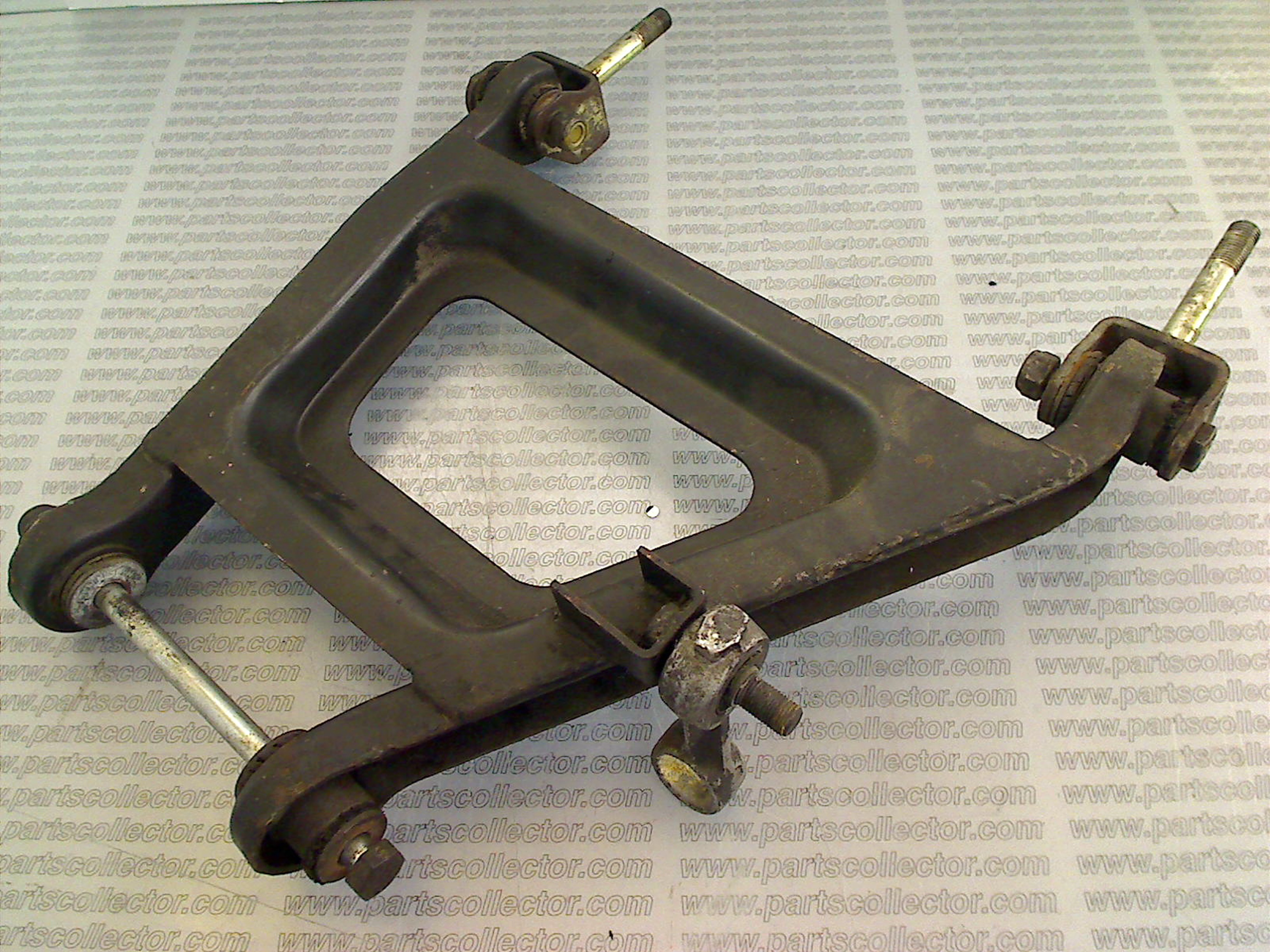 LH REAR LOWER LEVER