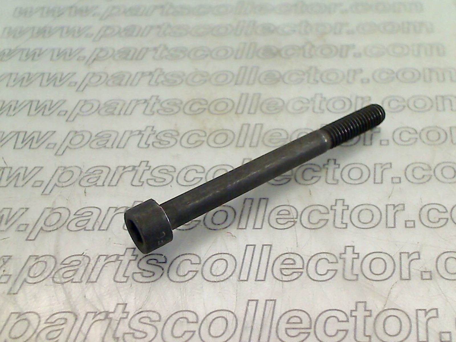 THERMOSTAT HOUSING SCREW