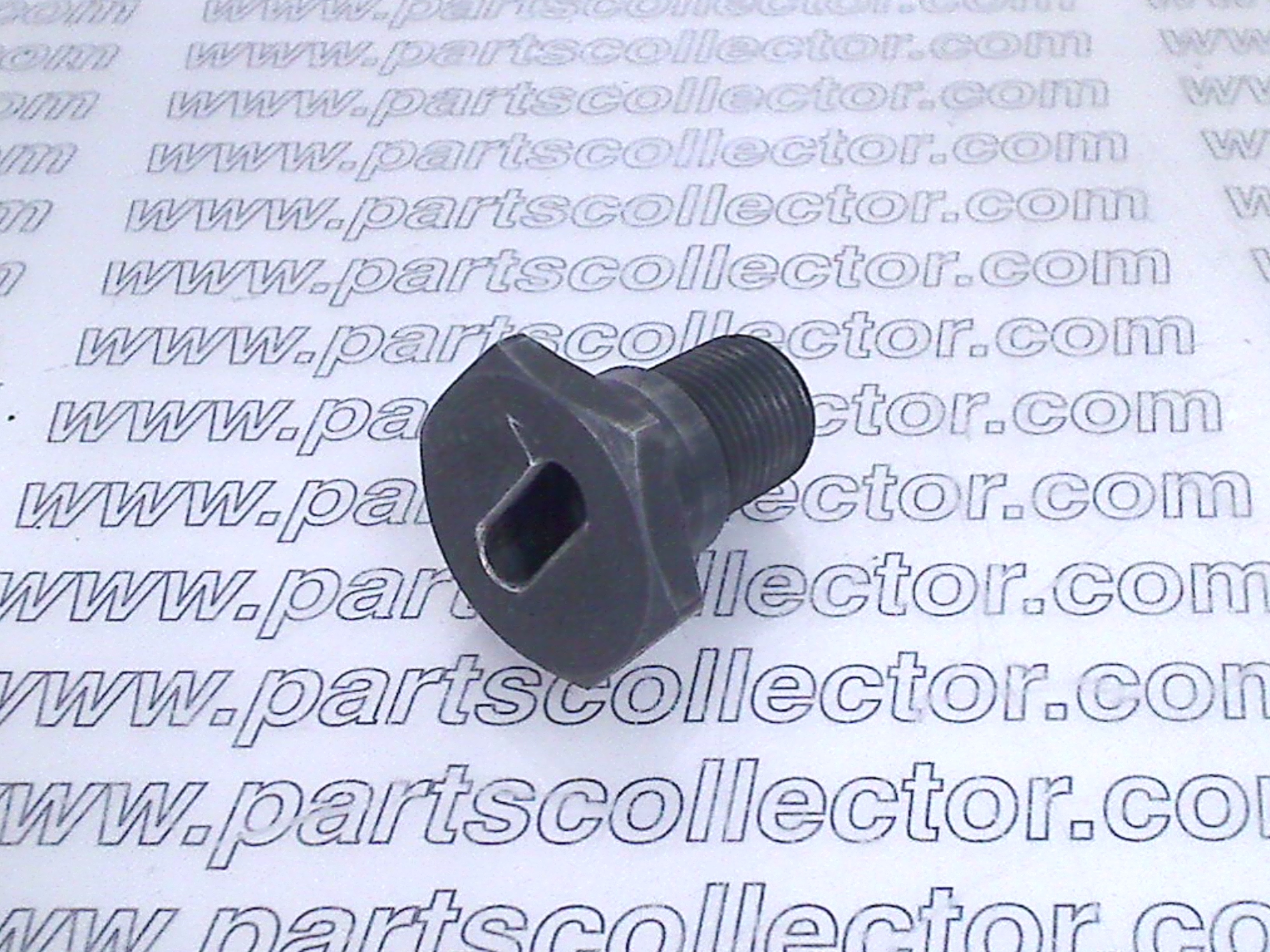 BOLT FOR VACUUM PUMP DRIVER